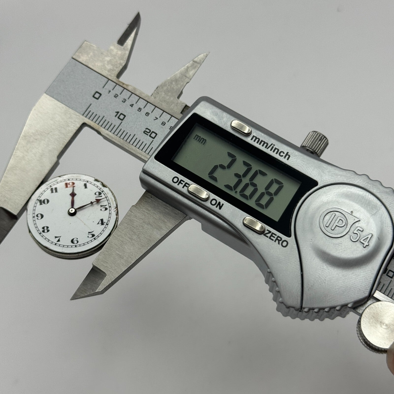 23.7mm Unidentified 15 Jewels Swiss Trench Watch Movement Manual Wind PARTS