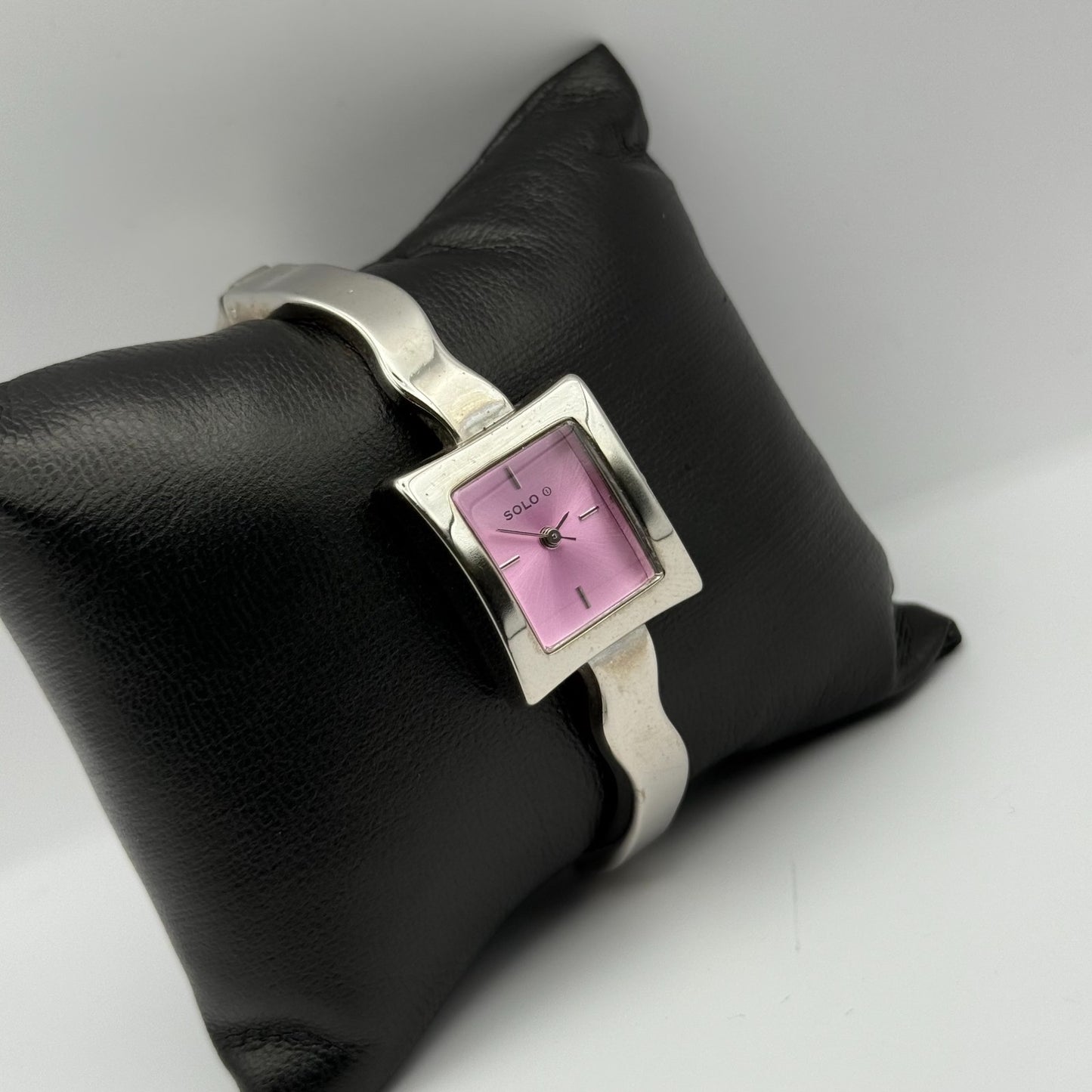 Solo Ladies Quartz Watch Pink Dial Silver Tone Bangle Working 20mm 6 Inches