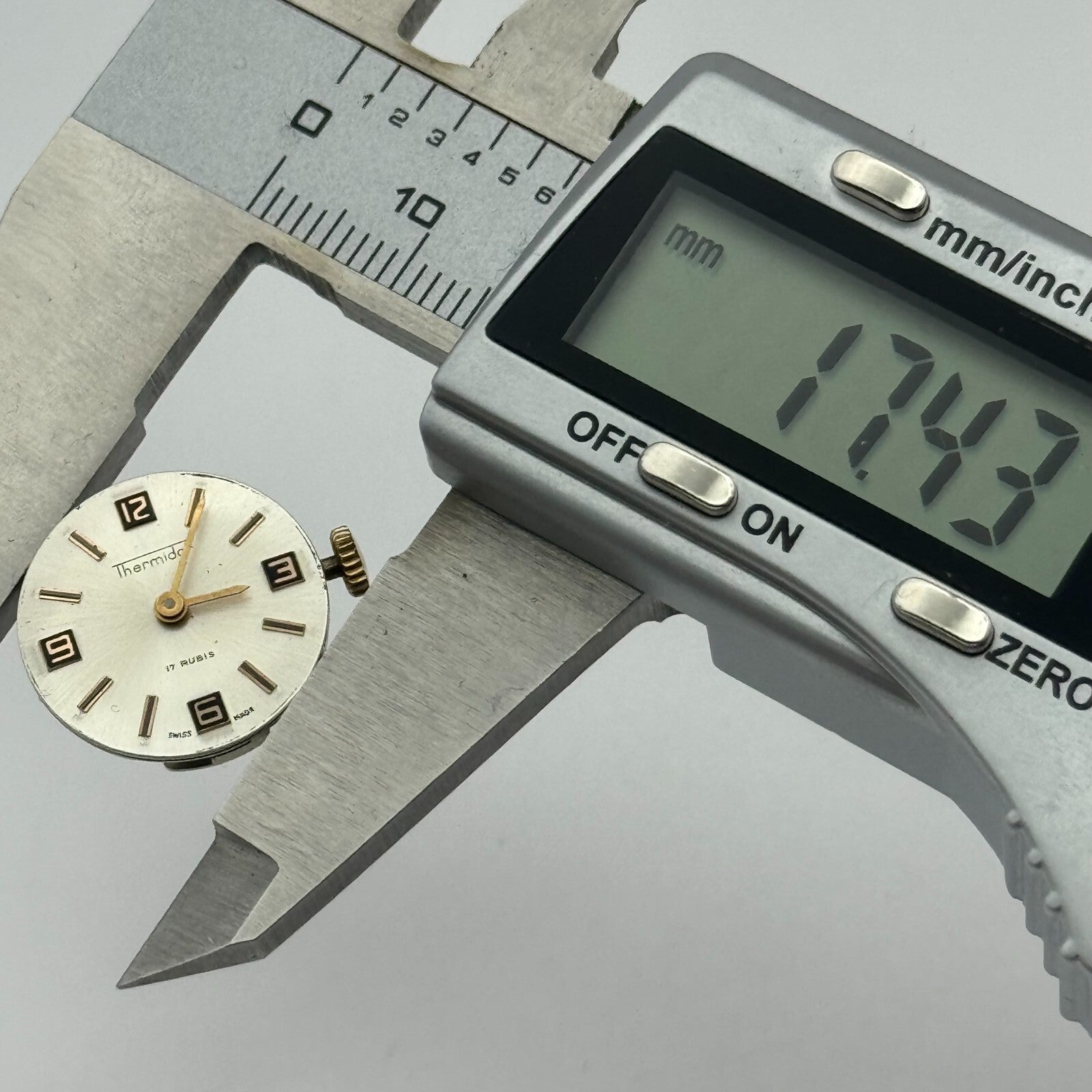 17.4mm Running FHF 351 Thermidor Manual Wind Swiss Watch Movement Vintage PARTS