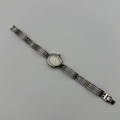 Ladies Quartz Watch Oval White Dial Silver Tone Bracelet Working 18mm 6 Inches