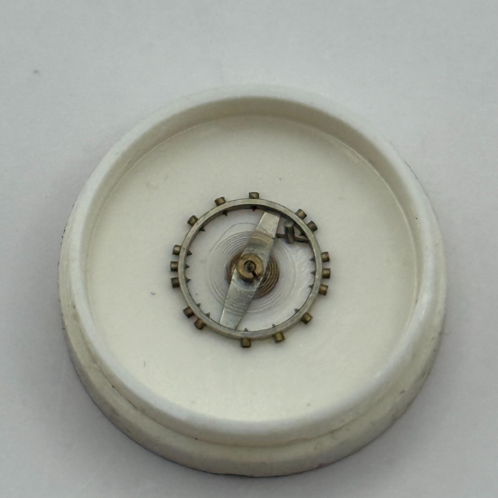 HP 25 Balance Complete 5 1/4''' Renata 38 M Watch Movement Parts Vintage DAMAGED