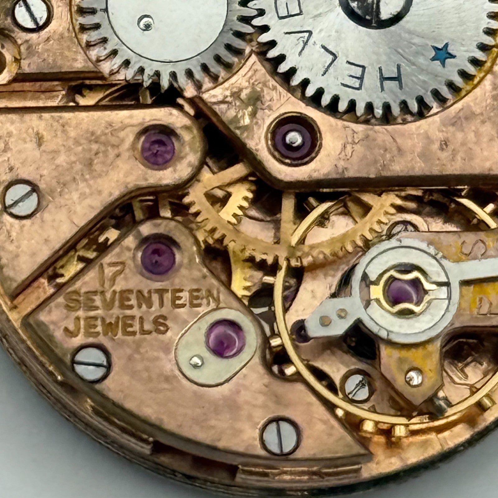 Helvetia 82C Watch Movement Manual Wind Vintage Swiss 17 Jewels Parts 23.1mm