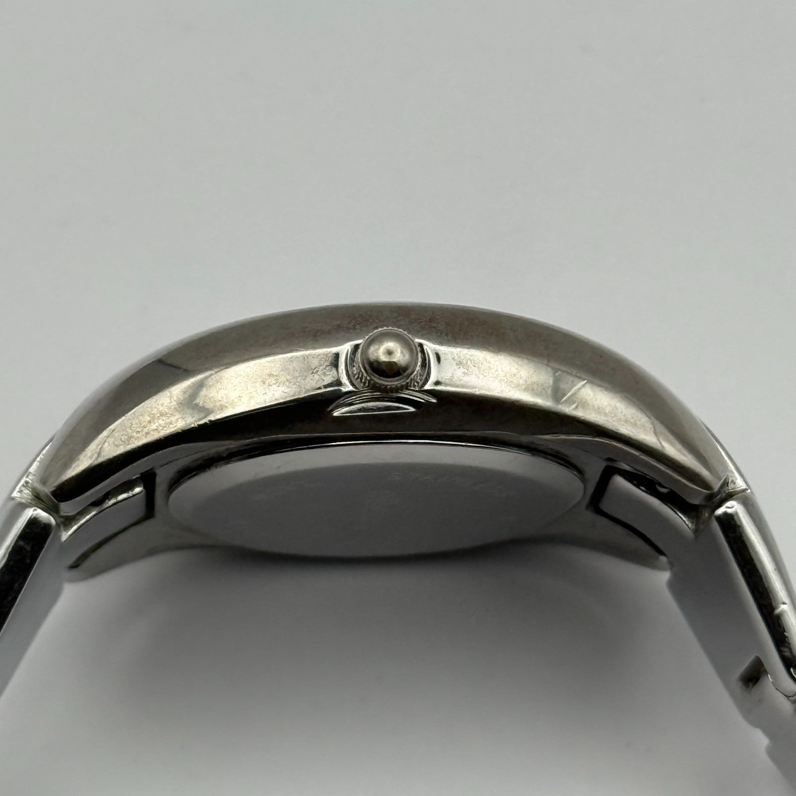 Ellesse Ladies Quartz Watch Silver Tone Bracelet Steel Japan Working 28mm