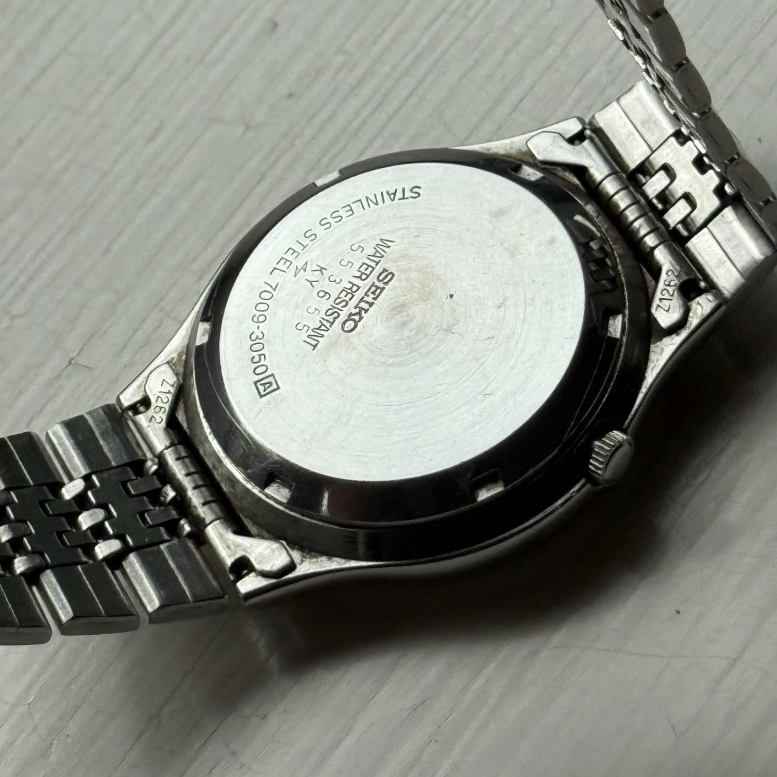 Men's Vintage Seiko 5 Watch Automatic Day Date 7009-3050 Bracelet 36mm To Repair