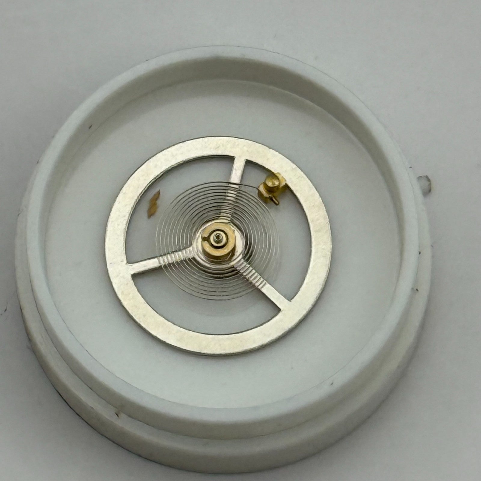 Desa 320 Balance Wheel Complete And Spring a dgt 1607 Watch Movement Parts NOS