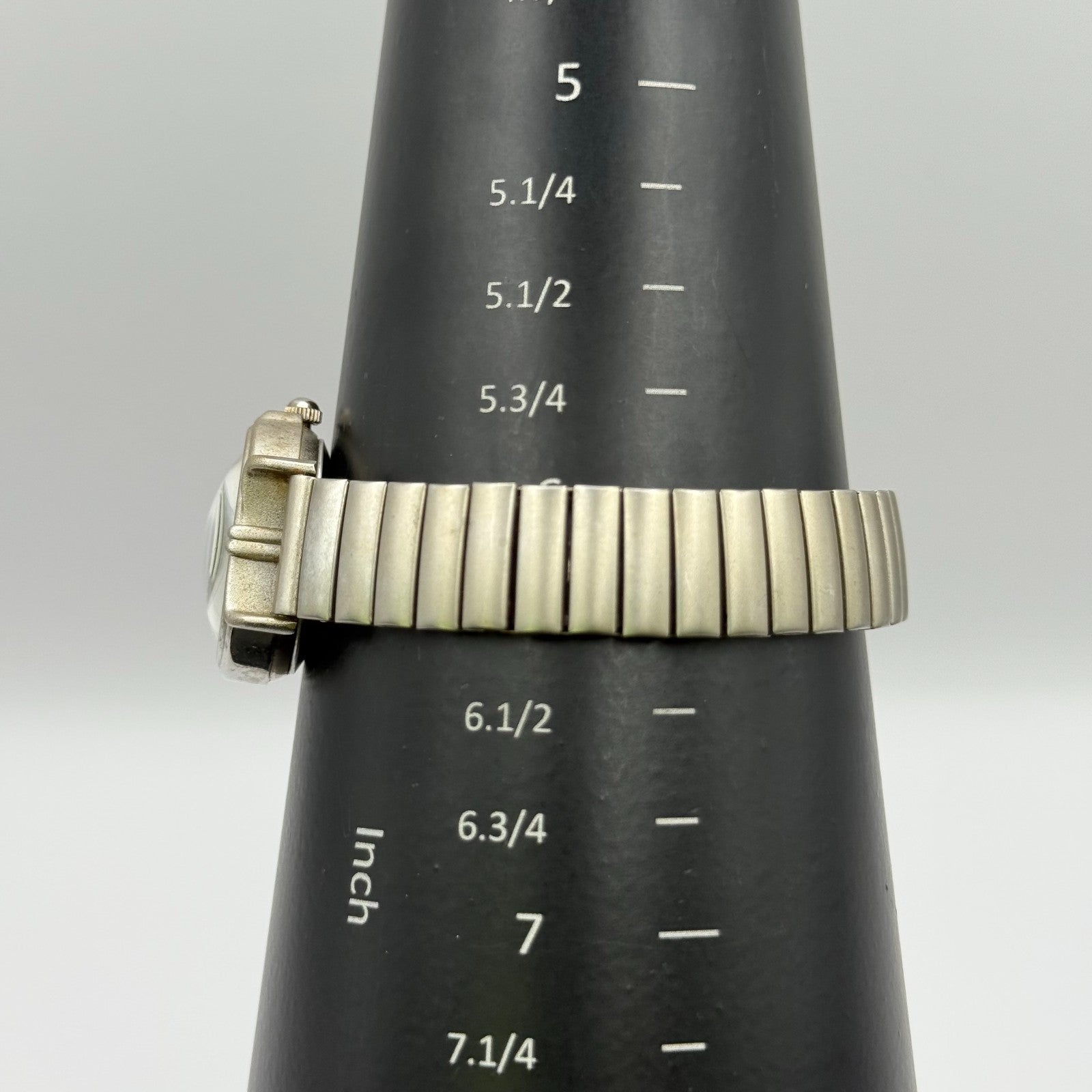 Genious Ladies Quartz Watch Silver Tone Expandable Band Japan Steel Working 24mm