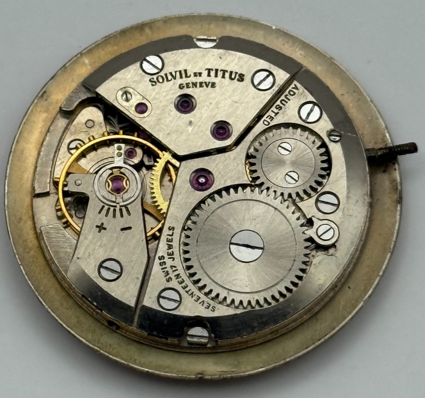 Solvil et Titus Peseux 330 Watch Movement Manual Wind Vintage Swiss Parts 25.9mm