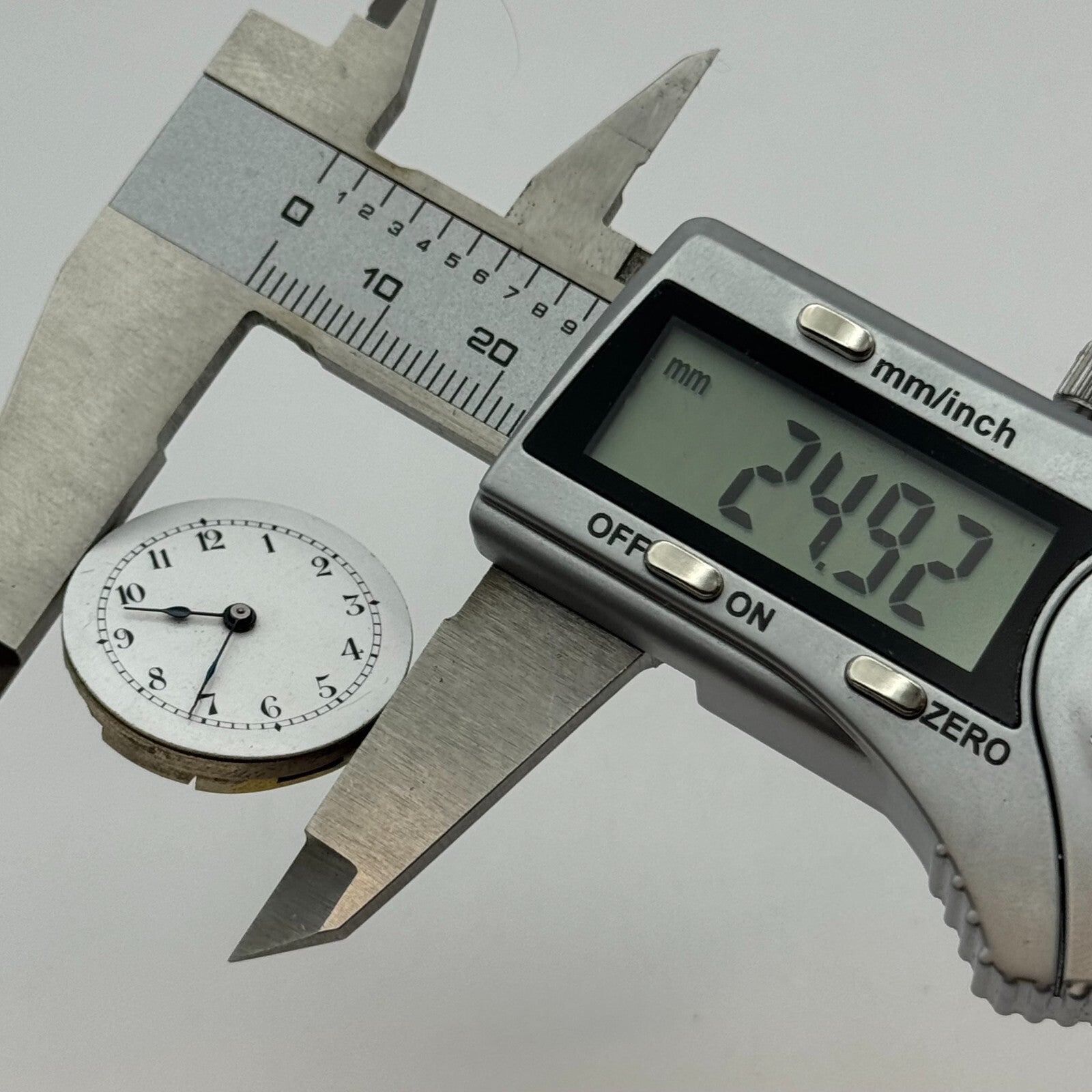 24.9mm Unidentified Balance Intact Trench Watch Movement Manual Wind Swiss PARTS