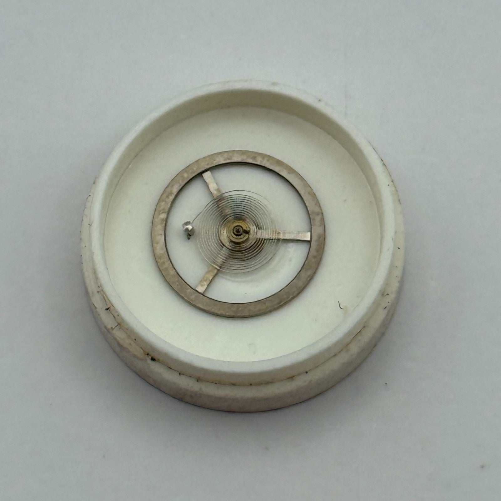 EB 1553 1579 Balance Wheel Complete And Spring  466 Watch Movement Parts NOS
