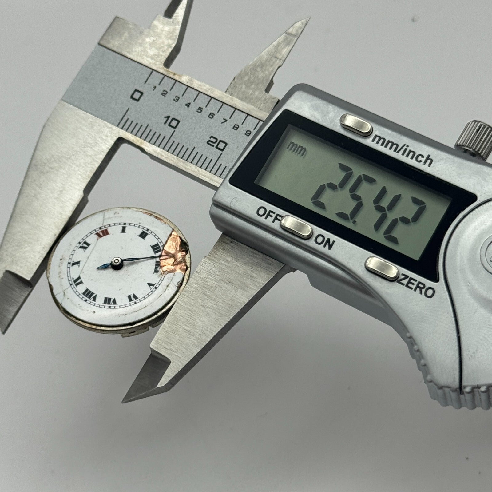 Unidentified Roman Numerals Watch Movement Manual Wind Parts Spare 25.4mm