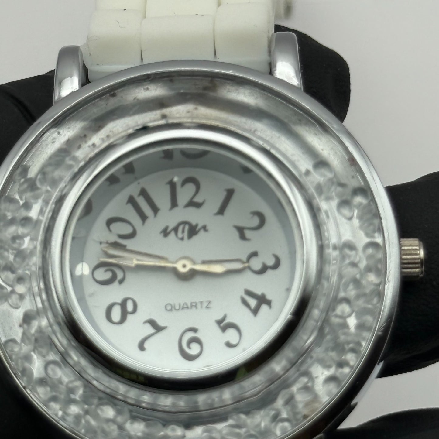 Ladies Fashion Quartz Watch Rhinestone Silver Tone White Strap Working 39mm