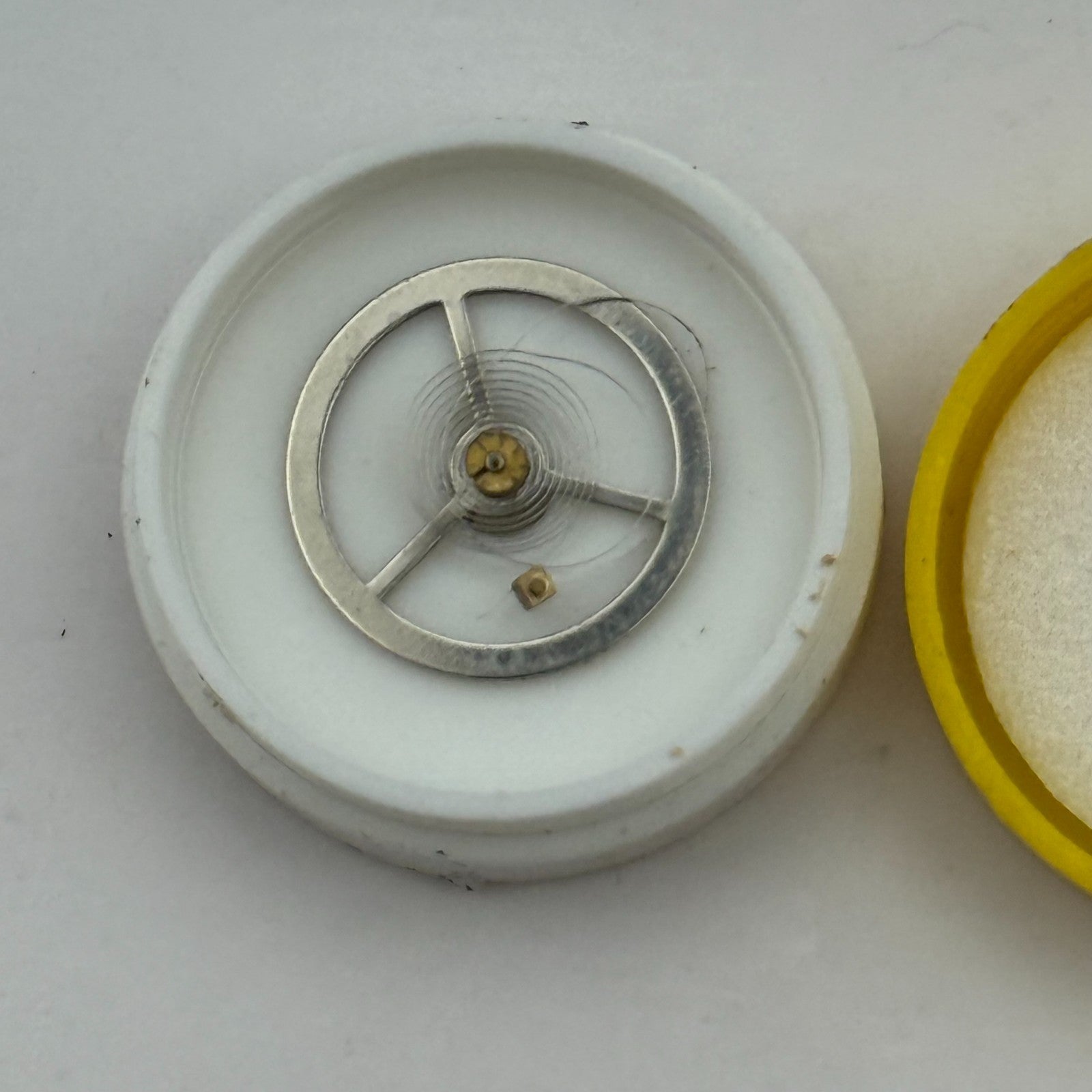 BRAC 500 Balance Complete a dgt. Renata 1636 Watch Movement Parts Vintage NOS