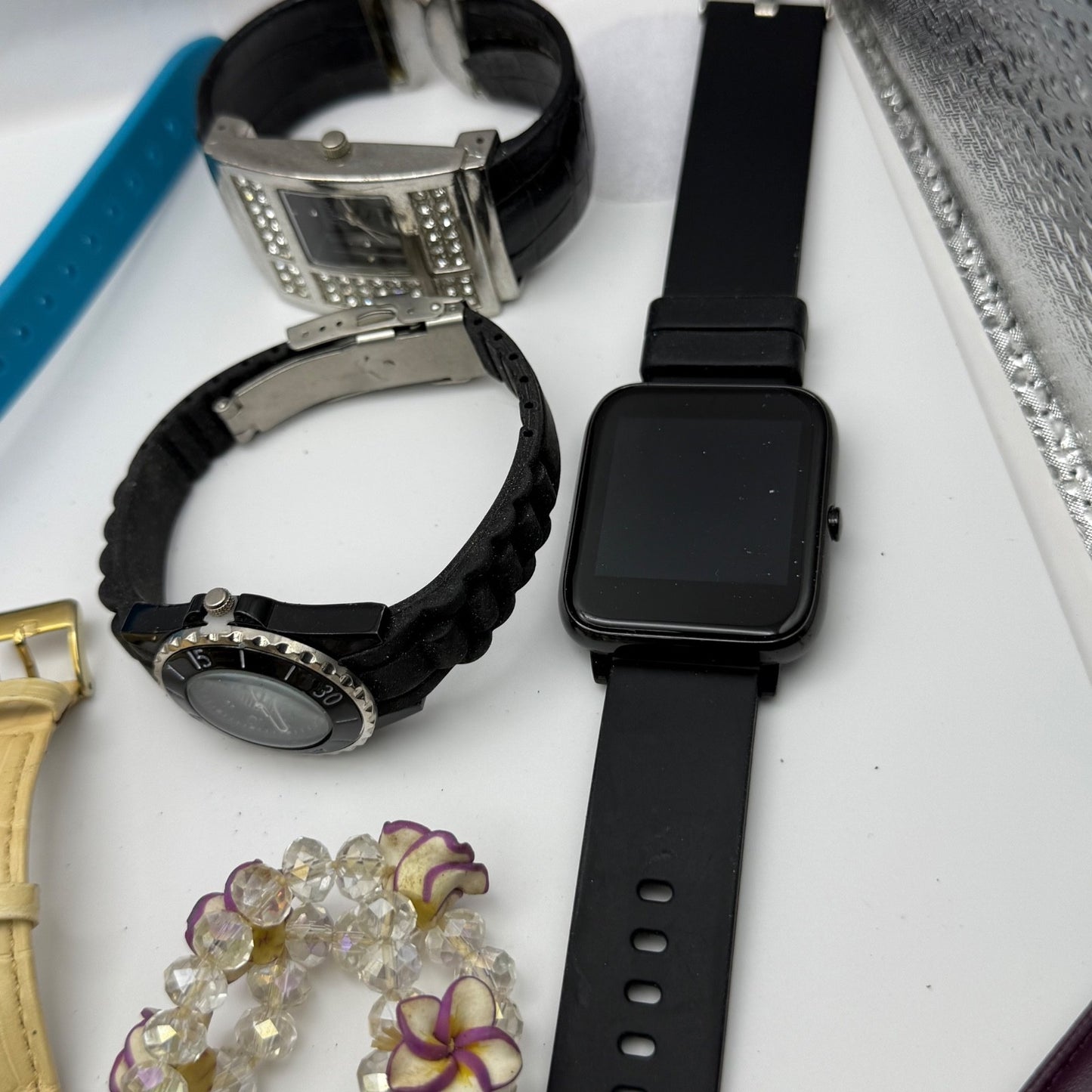 Bundle Of 16 Quartz Watches Modern / Vintage Untested Parts / Repair / Crafts