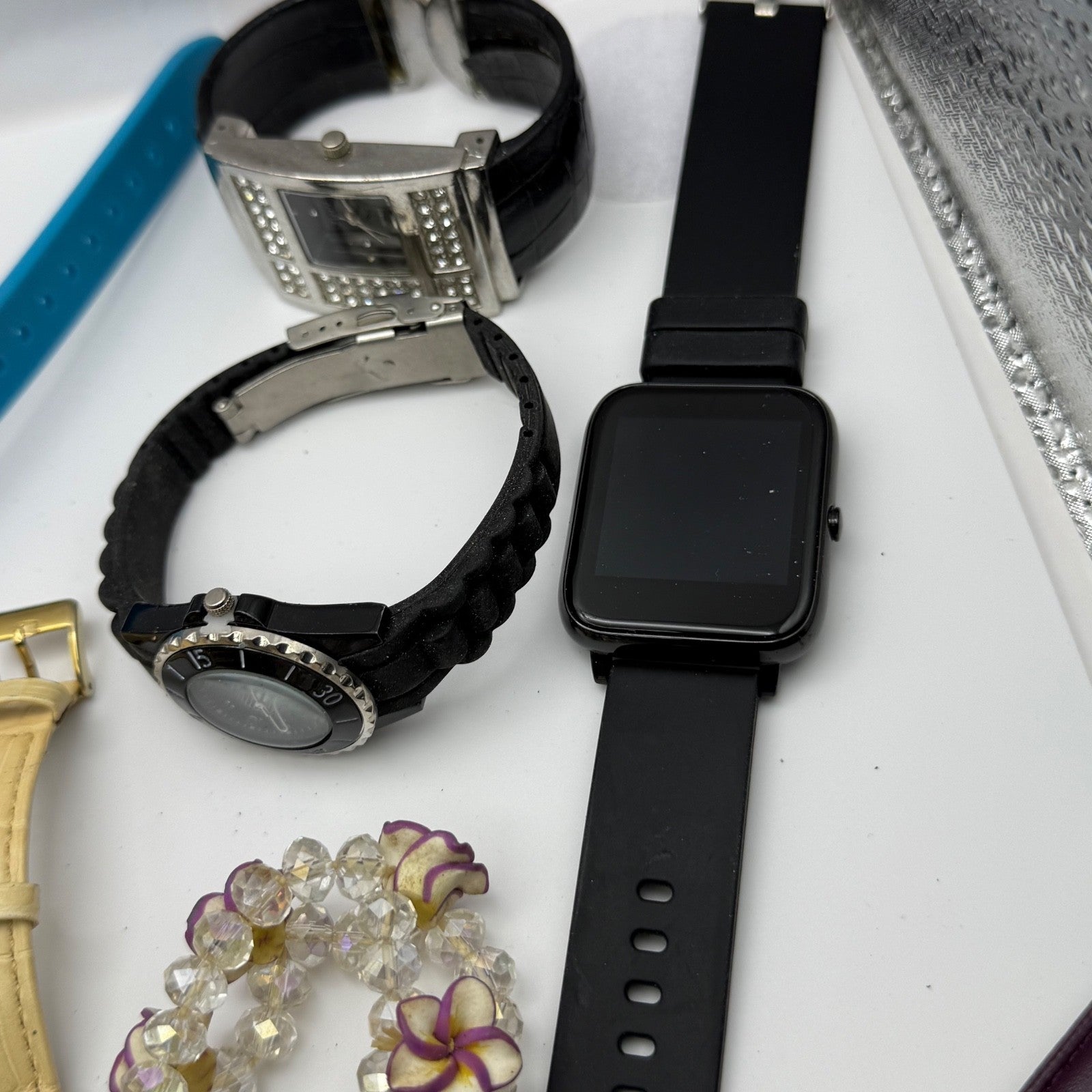 Bundle Of 16 Quartz Watches Modern / Vintage Untested Parts / Repair / Crafts