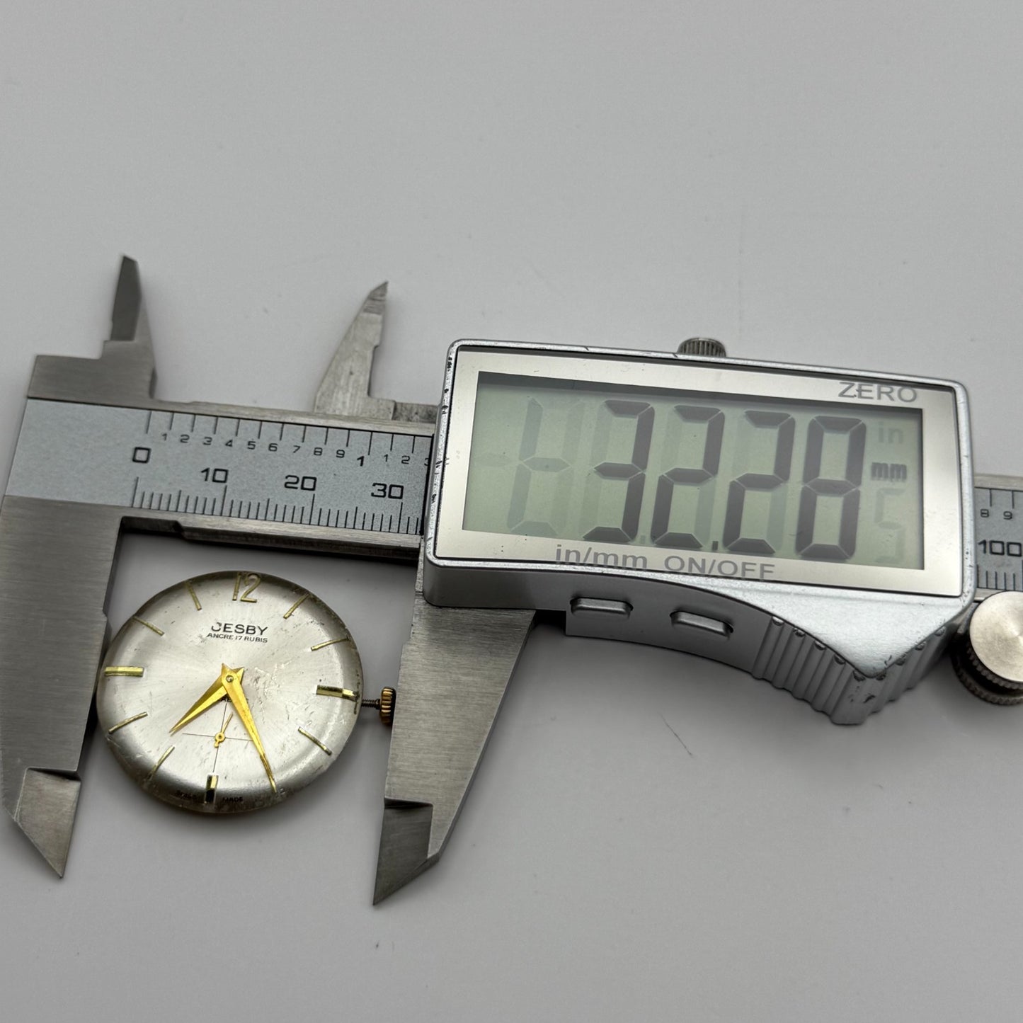 OM 116 Watch Movement Jesby Running Manual Wind Vintage Parts 25.8mm