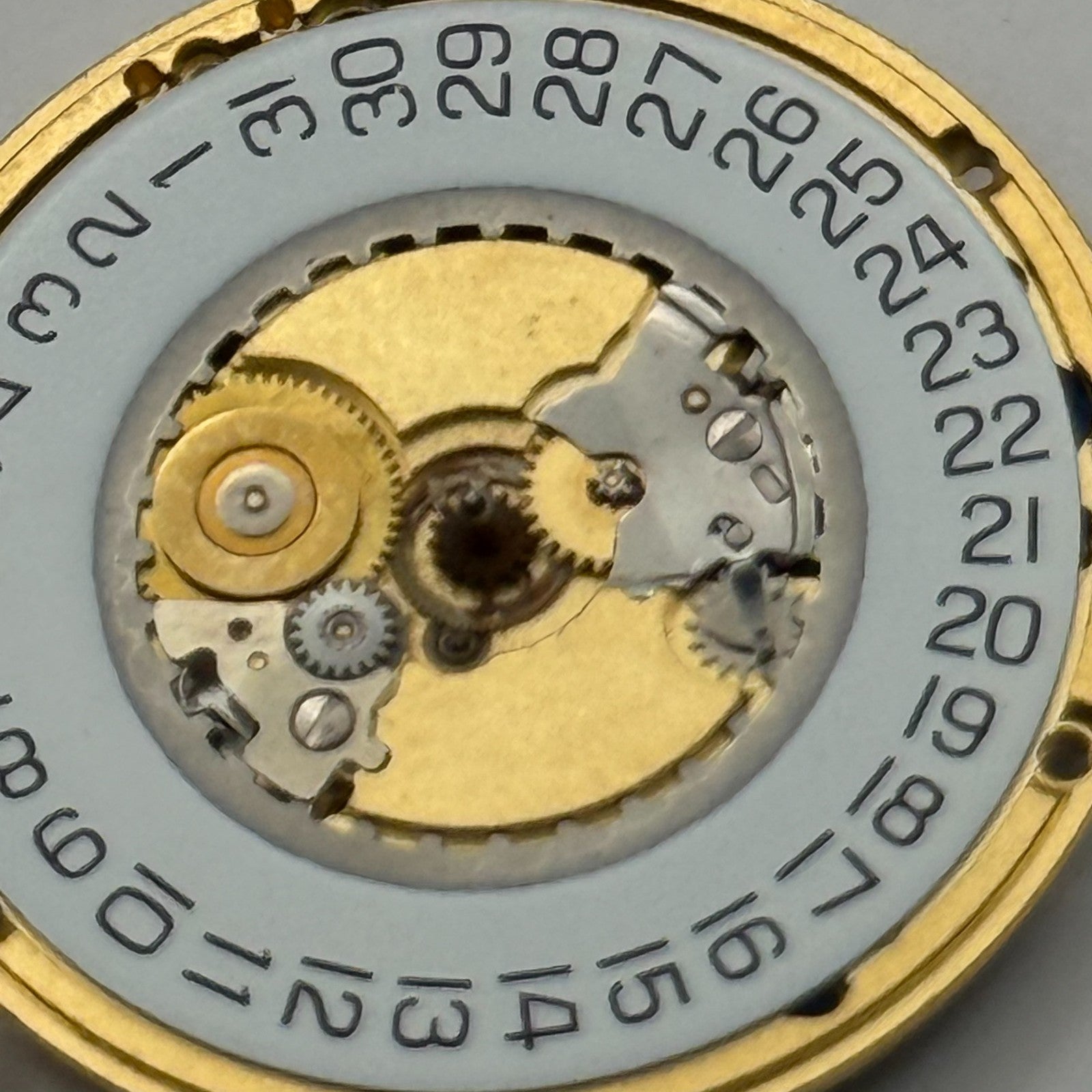 ETA 955.412 Watch Movement Running Quartz Tag Heuer 2.95 Parts Repair 23.9mm