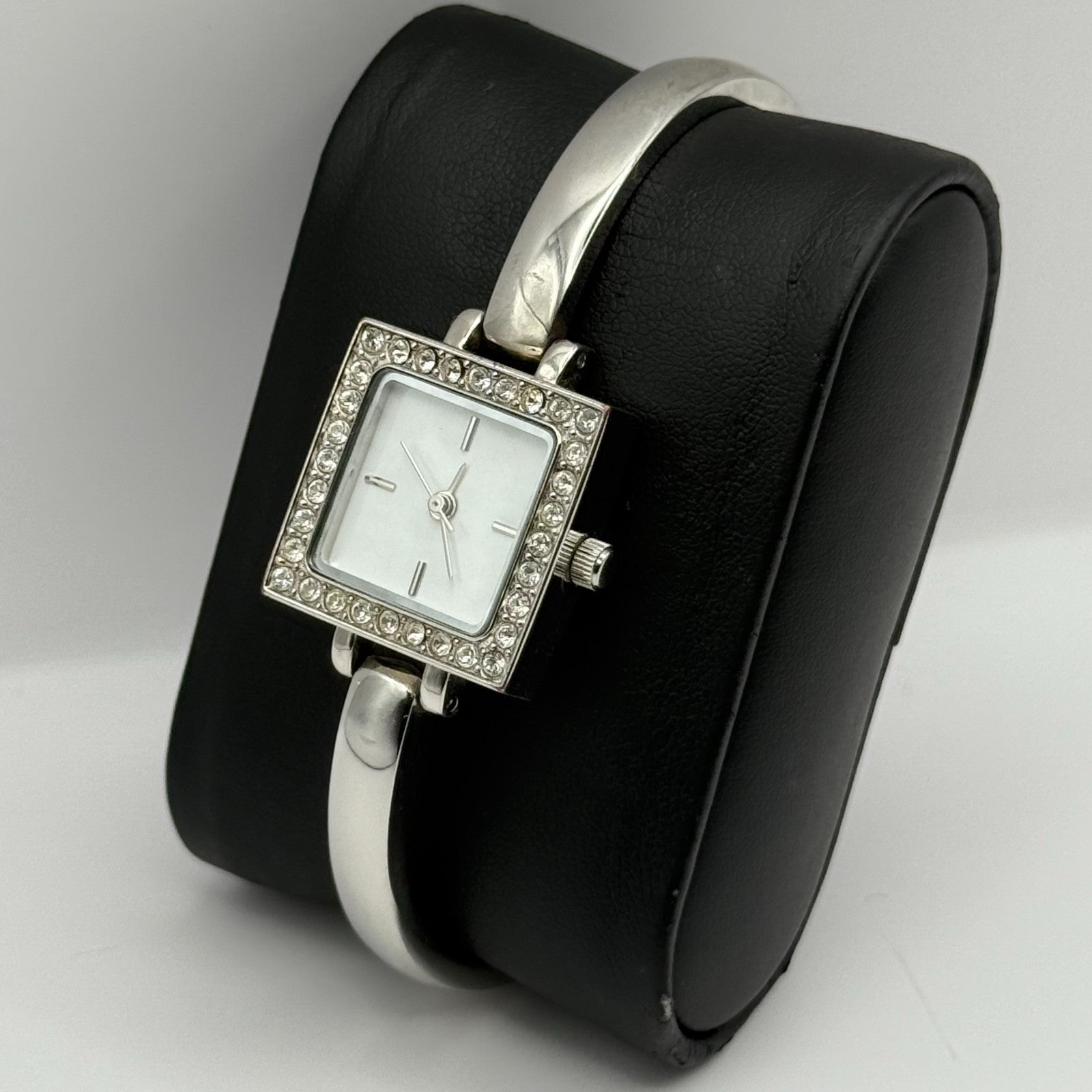 Avon Ladies Quartz Watch Square White Dial Silver Tone Bracelet Working 21mm