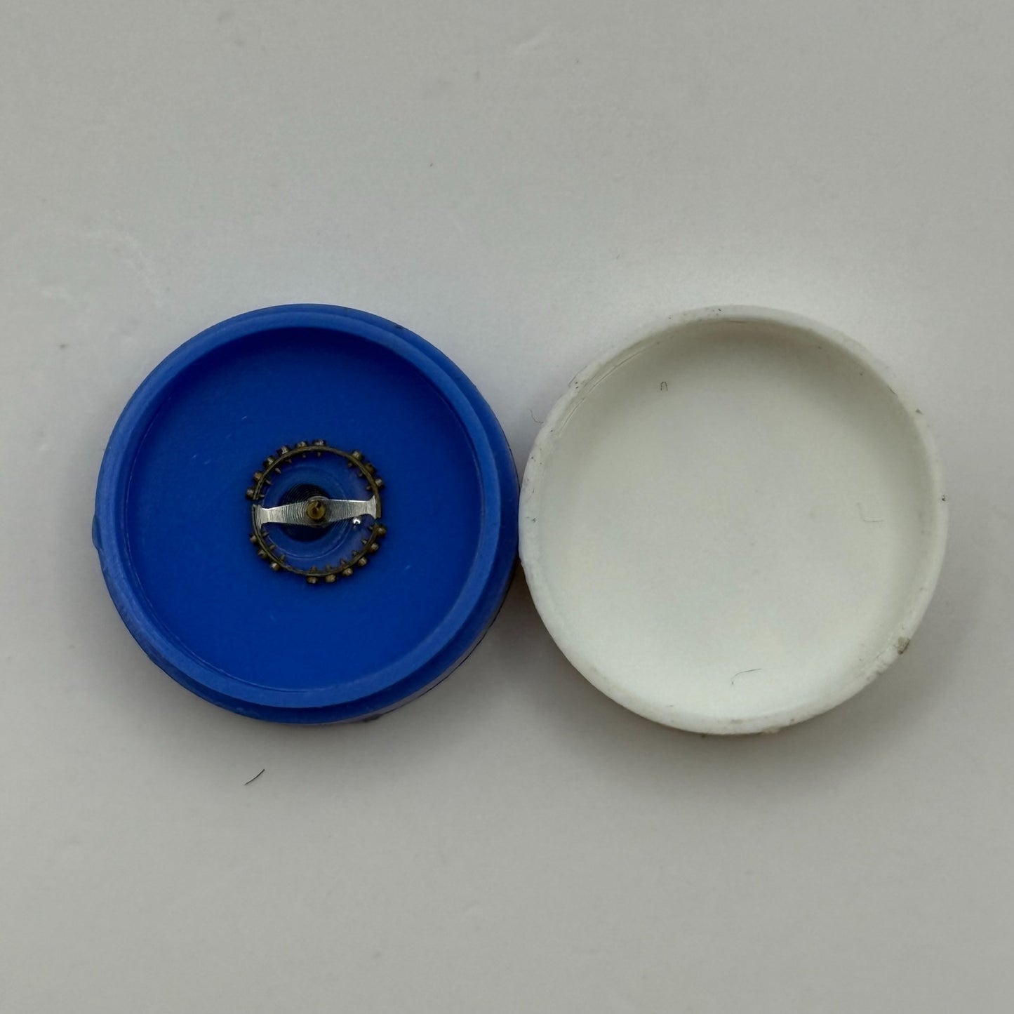 Omega 11.5 R Balance Wheel Complete And Spring 530 Watch Movement Parts NOS 