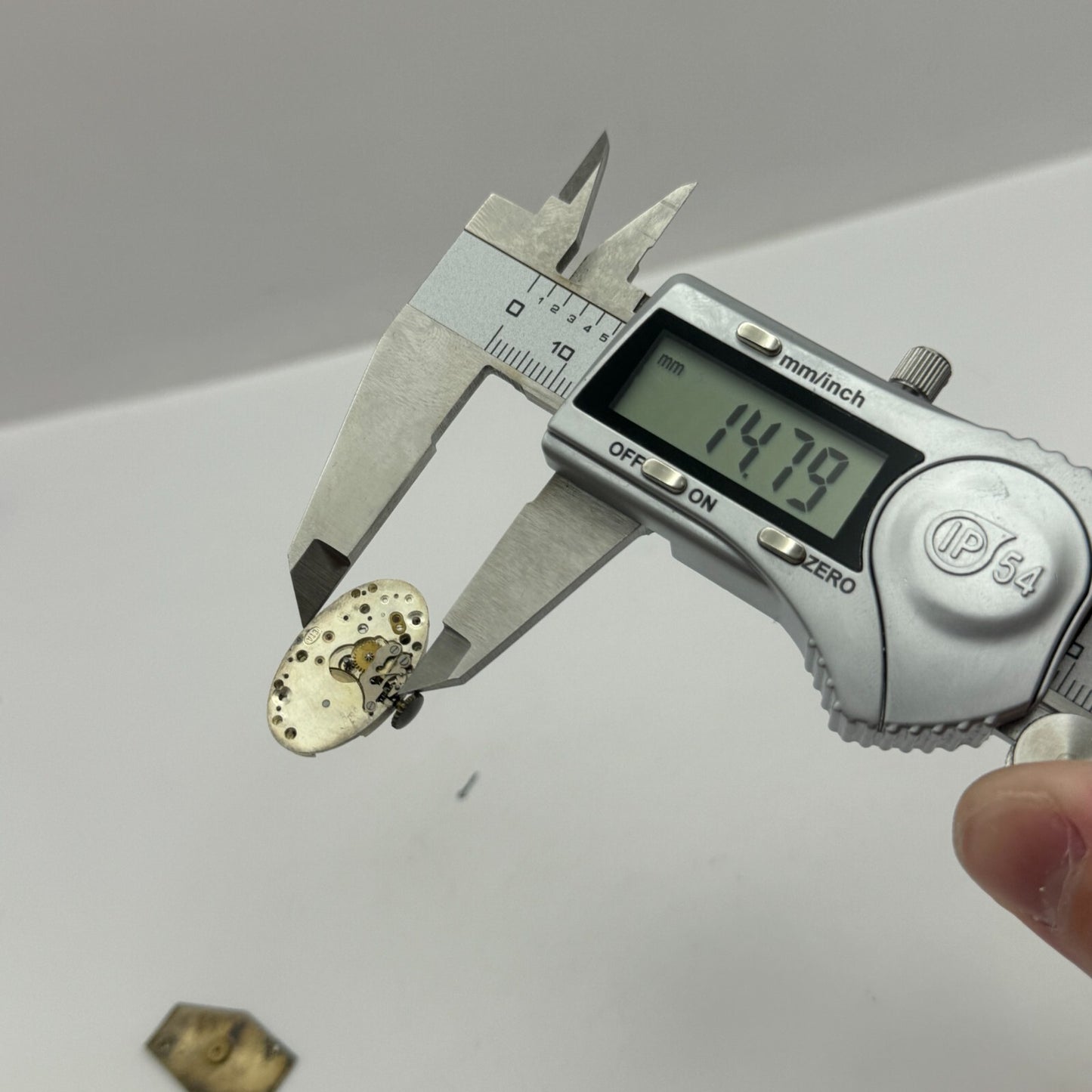 14.7mm ETA Oval 15 Jewels Swiss Manual Wind Watch Movement Vintage PARTS SPARES