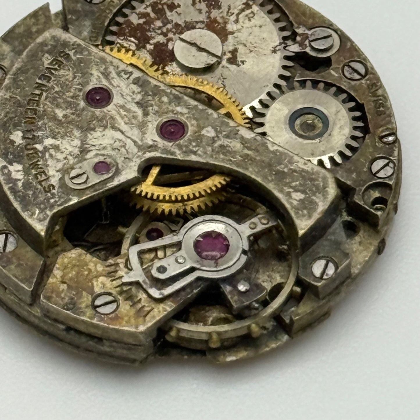 AS 1194 Watch Movement Manual Wind Vintage Swiss For Parts Or Repair 23.6mm