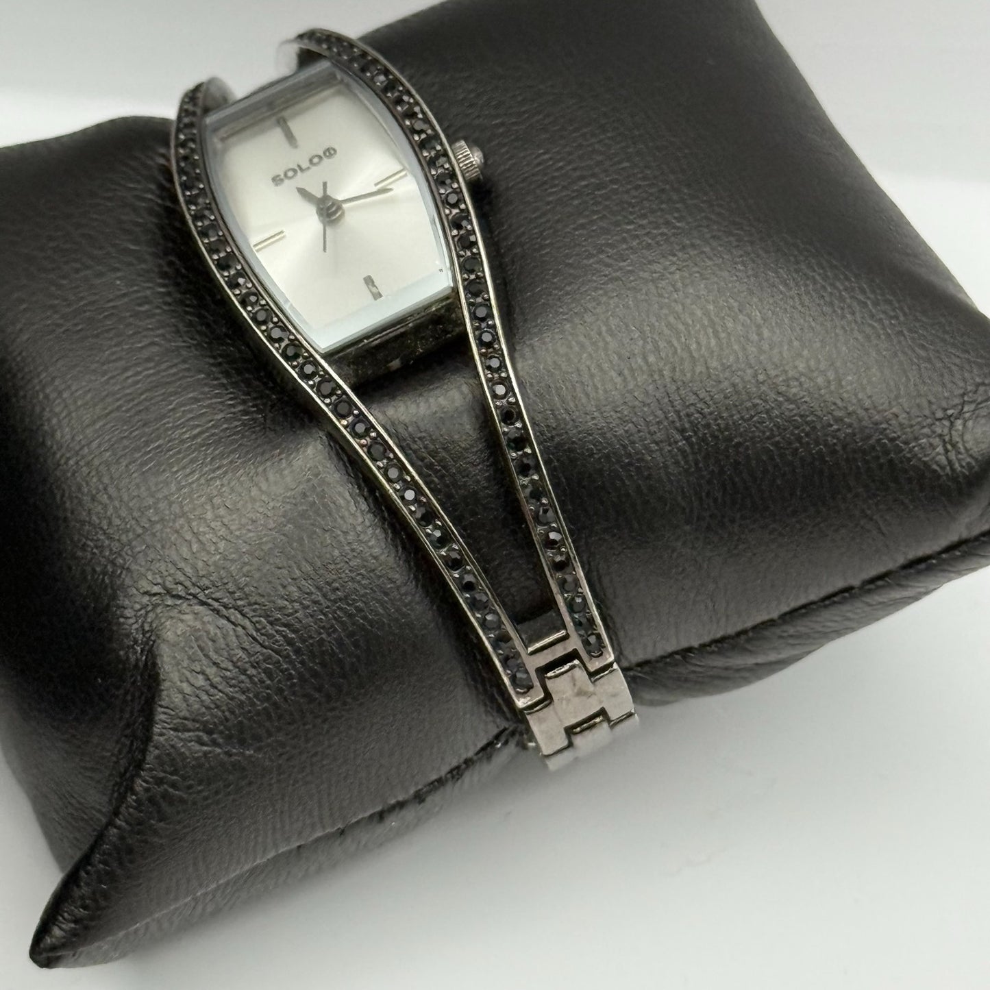 Solo Ladies Quartz Watch Silver Dial Crystal Accents Bracelet Working 20mm