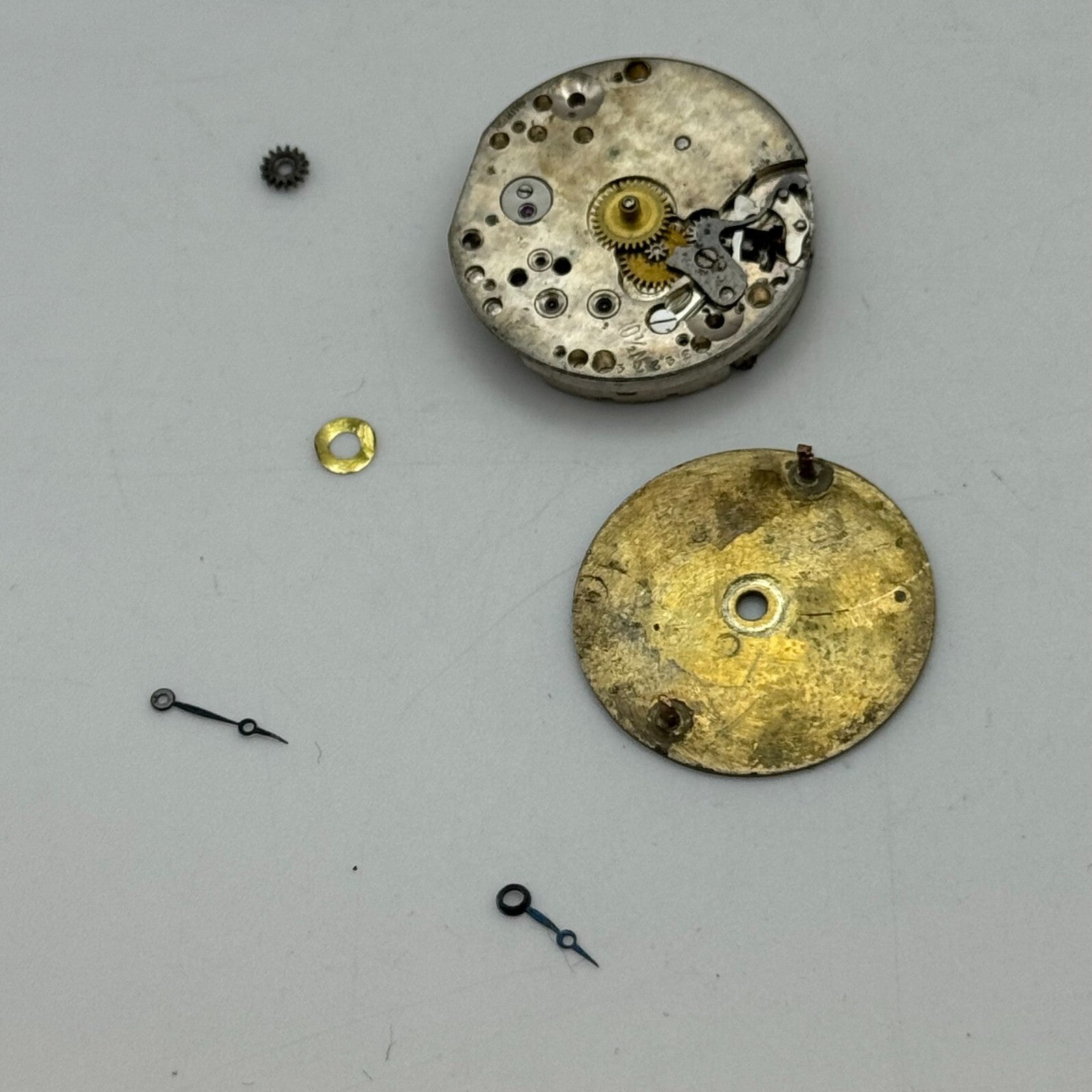 23.6mm Buren A Grand Prix 10 1/2N Manual Wind Swiss Watch Movement PARTS SPARES