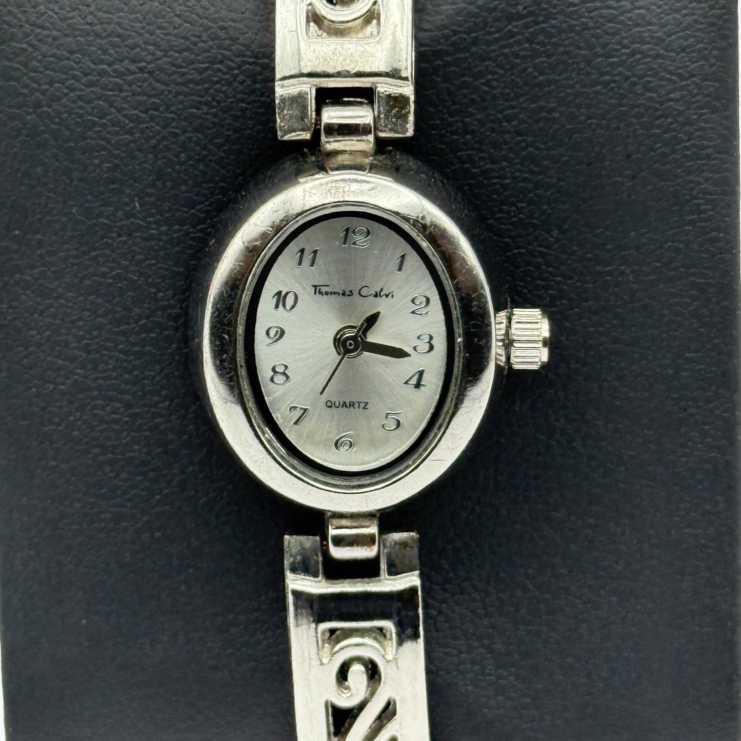 Thomas Calvi Ladies Quartz Watch Oval Dial Silver Tone Bracelet Working 21mm