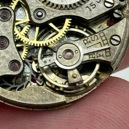 23.6mm Unidentified 15 Jewels Manual Wind Watch Movement Swiss Vintage PARTS