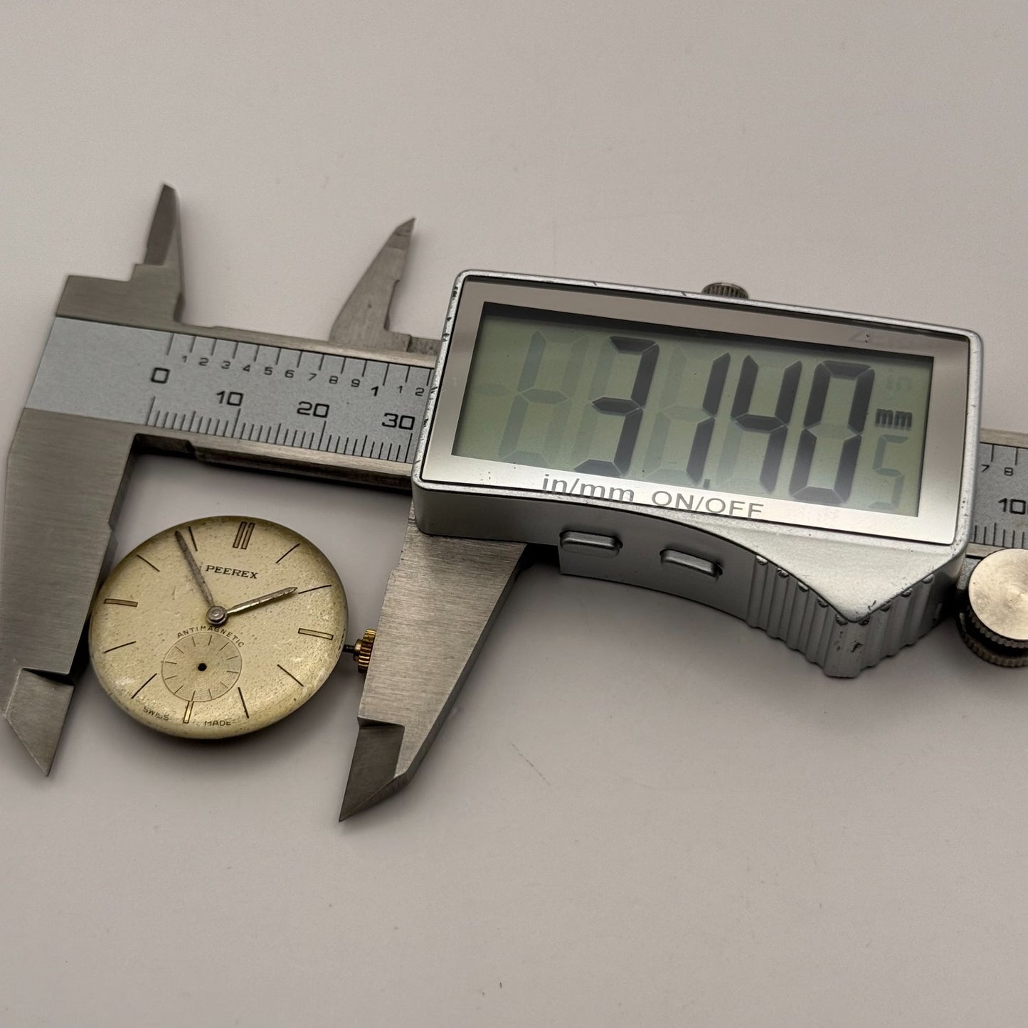 Peerex 15 Jewels Watch Movement Running Manual Wind Vintage Parts Repair 25.8mm