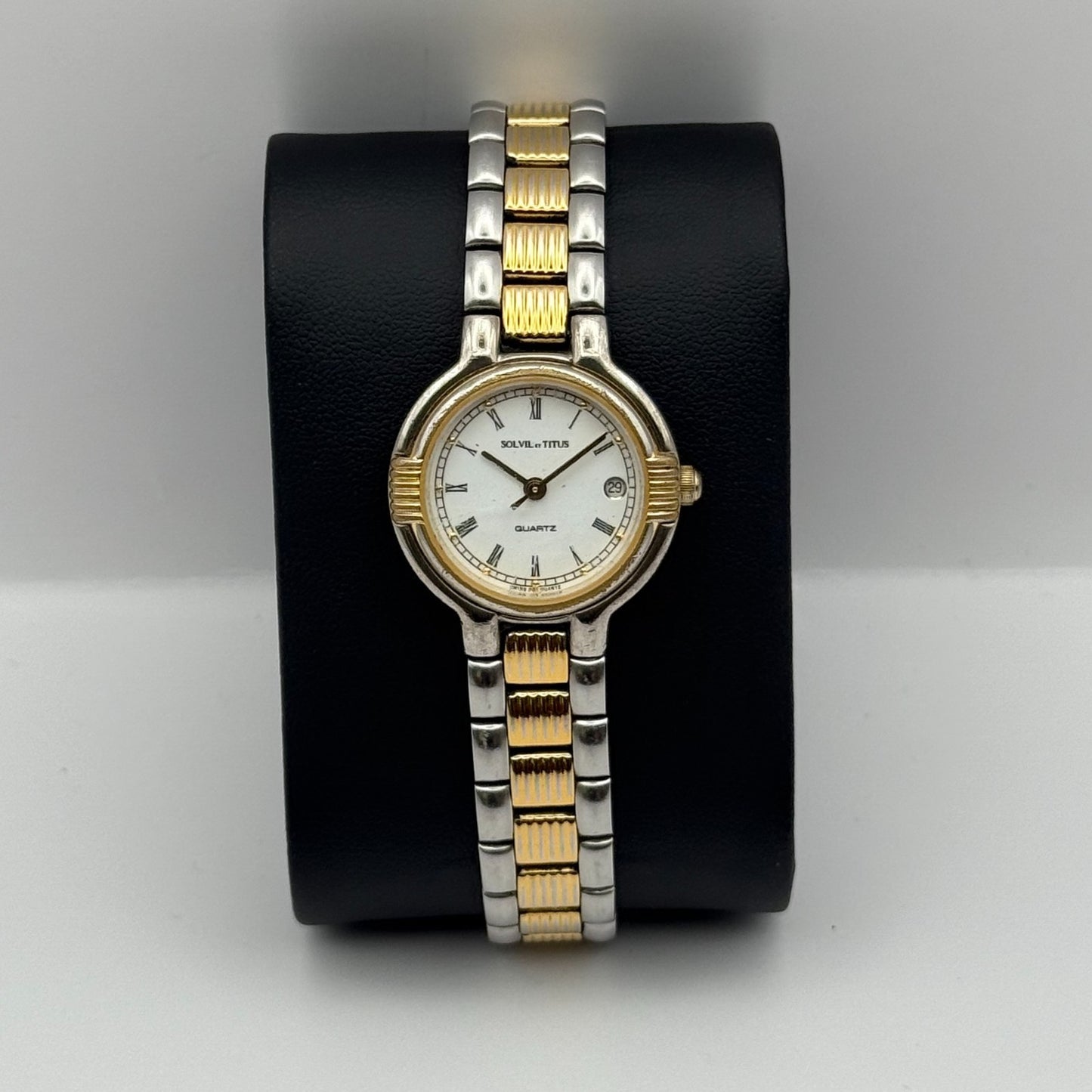 Solvil Et Titus Ladies Quartz Watch Date Dial Two Tone Bracelet Working 25mm