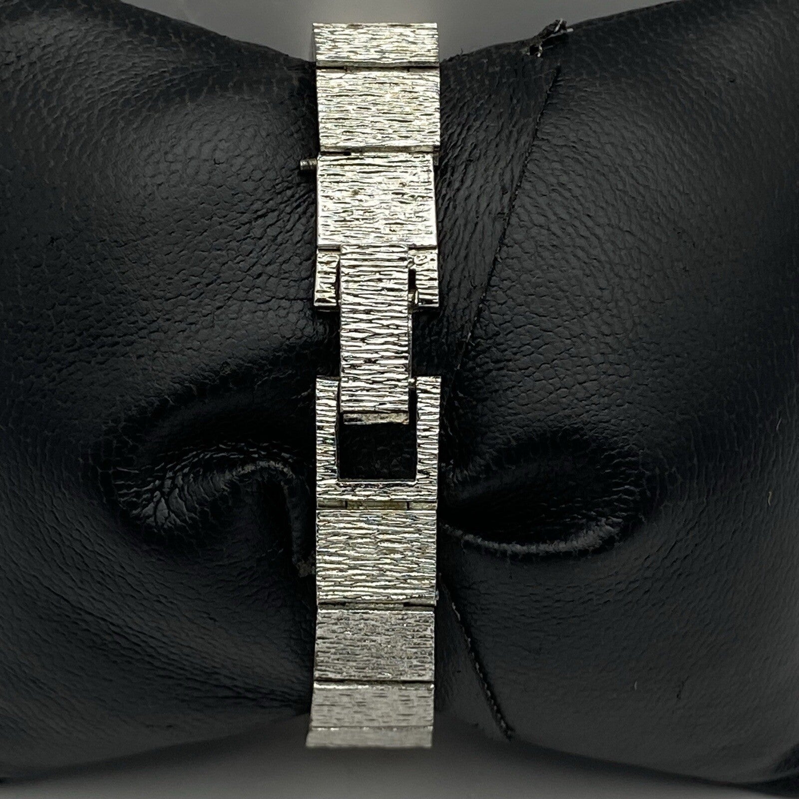 17mm RUNS BUT STOPS Vintage Limit Beautiful Ladies Silver Tone Bark Affect Watch