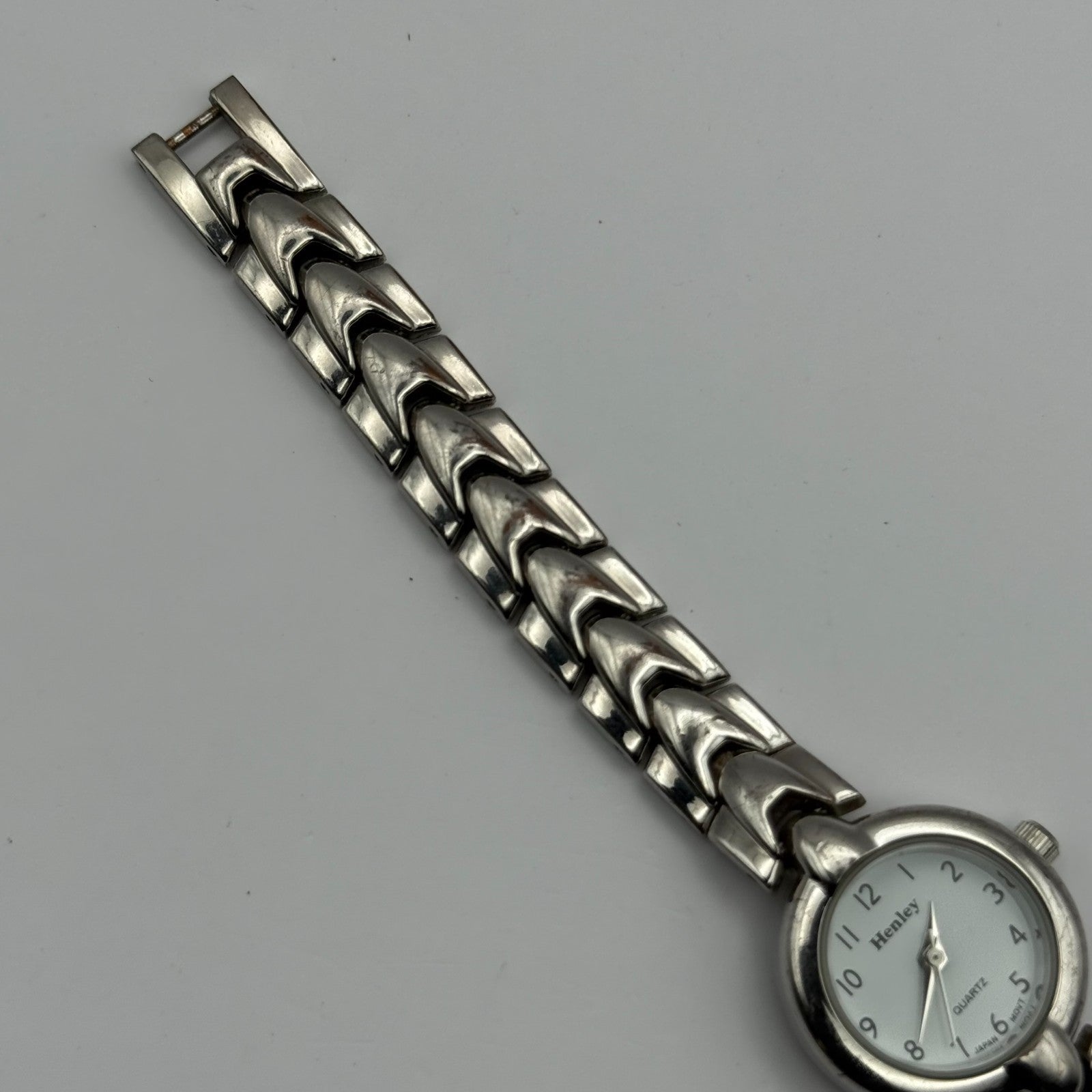 Henley Ladies Quartz Watch White Dial Silver Tone Bracelet Japan Working 21mm
