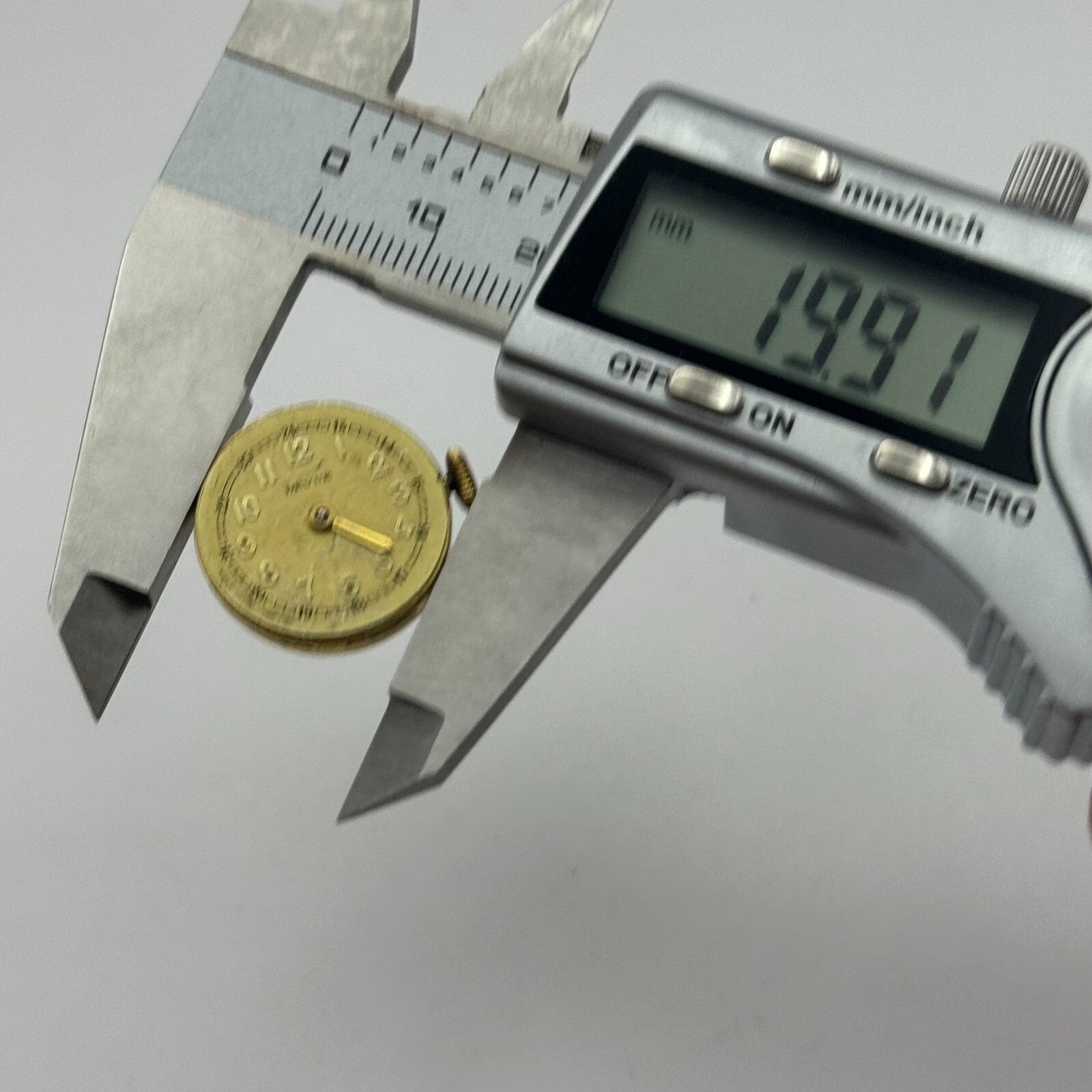 19.9mm Revue GT Cal 42 Manual Wind Watch Movement Swiss Vintage PARTS SPARES