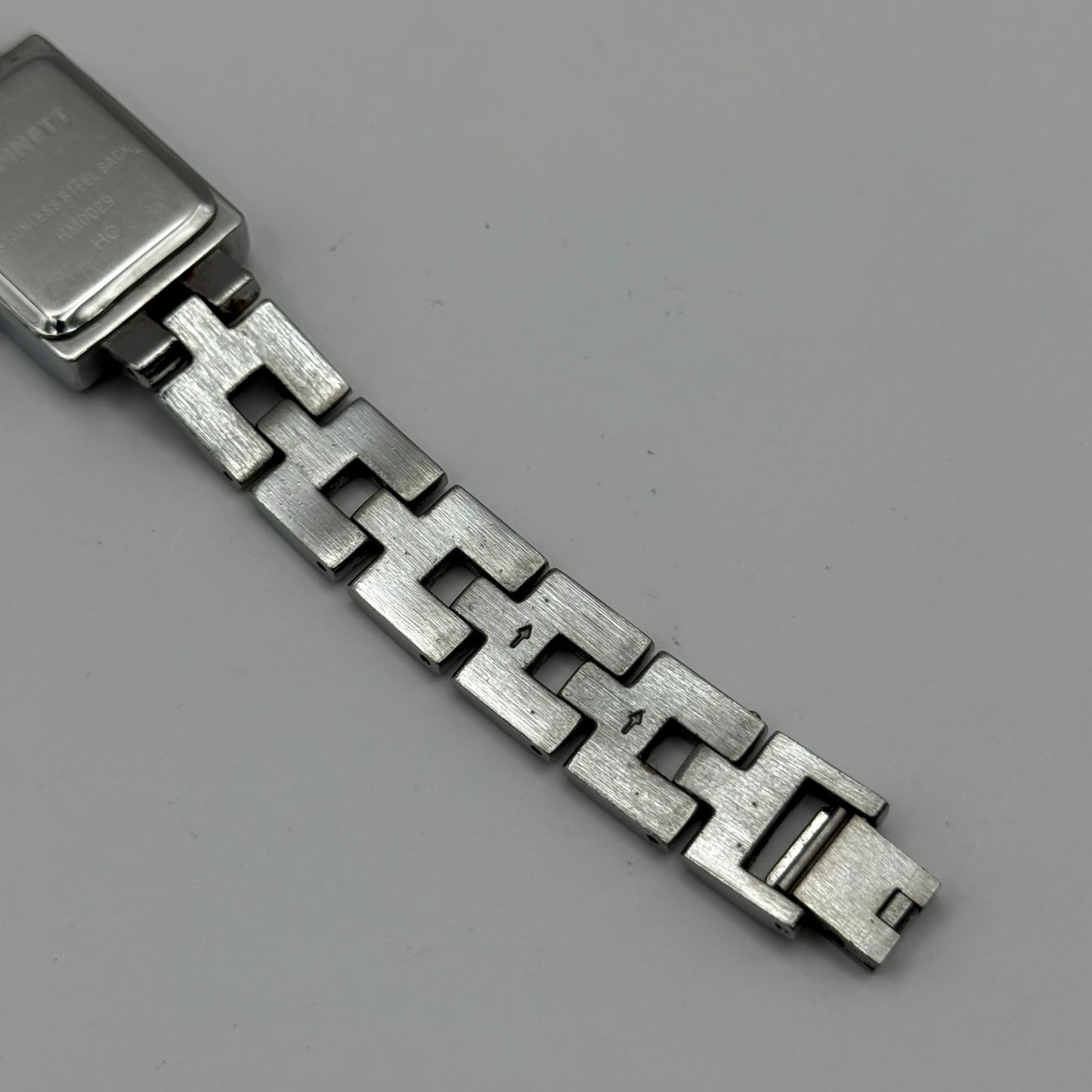 Hamnett Ladies Quartz Watch Butterfly Dial Silver Tone Bracelet Working 19mm