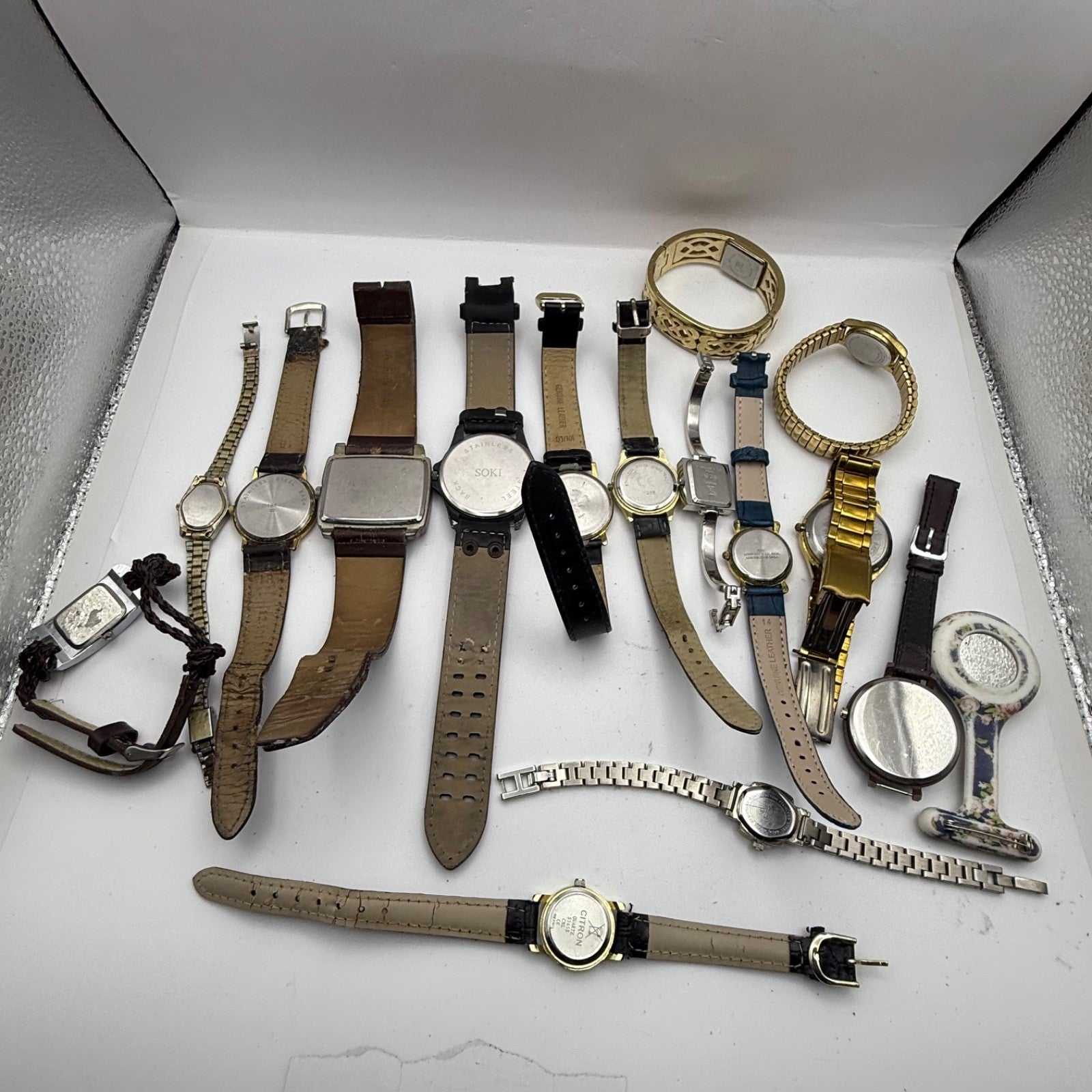 Bundle Of 16 Quartz Watches Modern / Vintage Untested Parts / Repair / Crafts