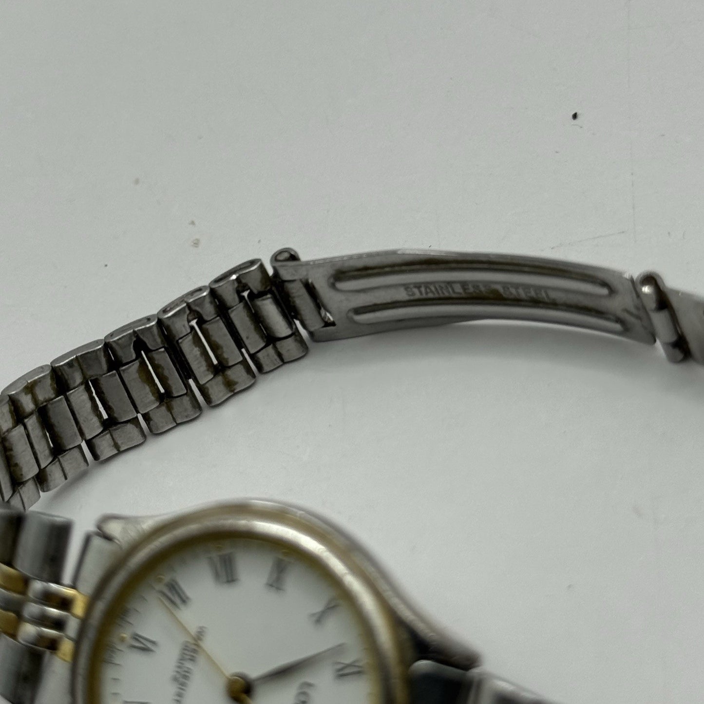 26mm Working Ladies Lorus V782-X113 Two Tone Date Dial Quartz Watch 6 Inches