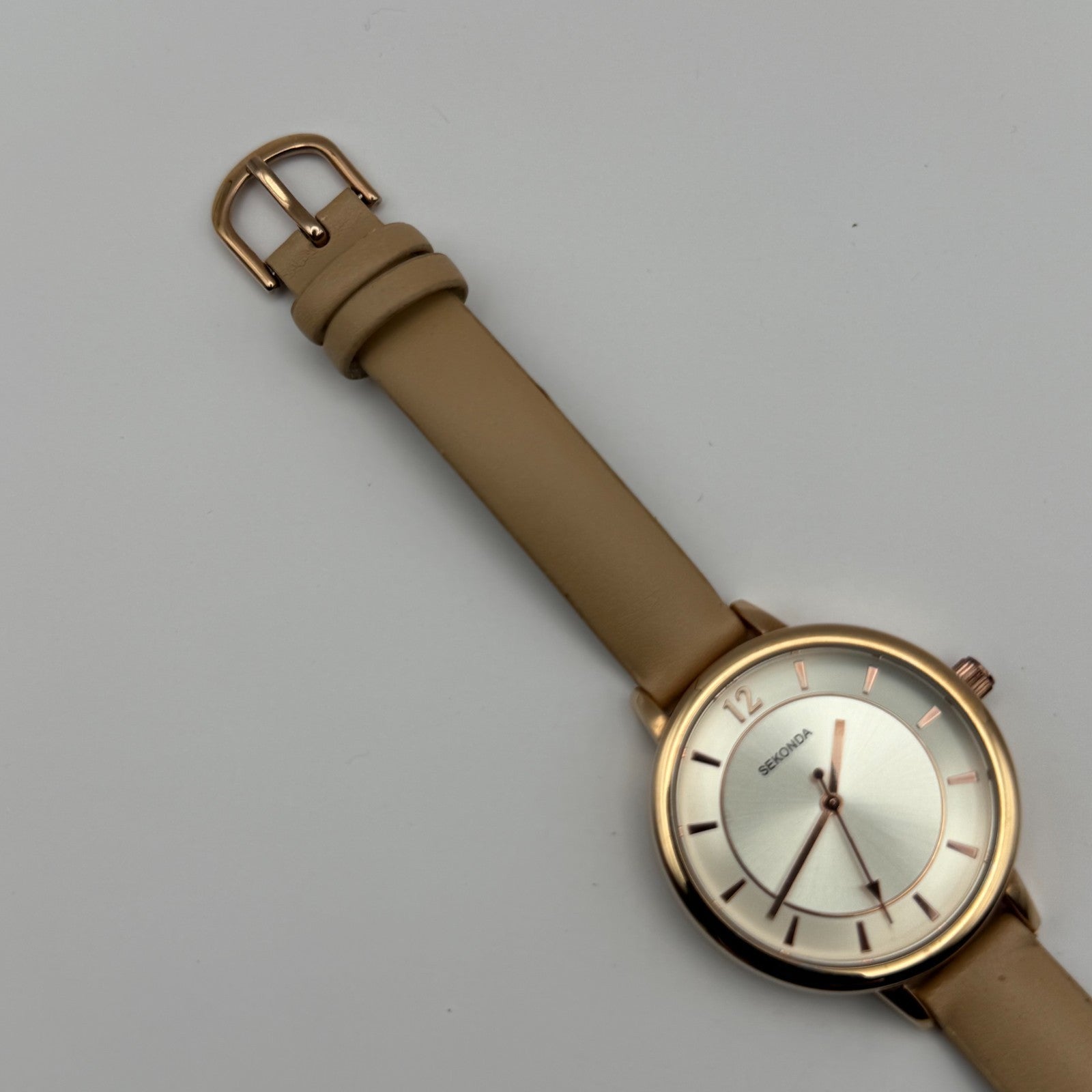 Sekonda Ladies Quartz Watch Silver Dial Rose Gold Tone Case Japan Working 34mm