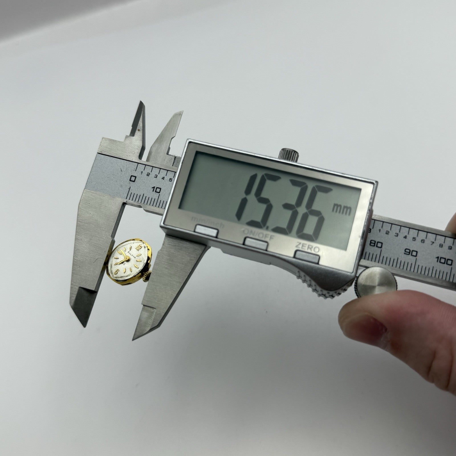 13.1mm Vintage Ladies Bulova 5AT Manual Wind Swiss Watch Movement PARTS REPAIR