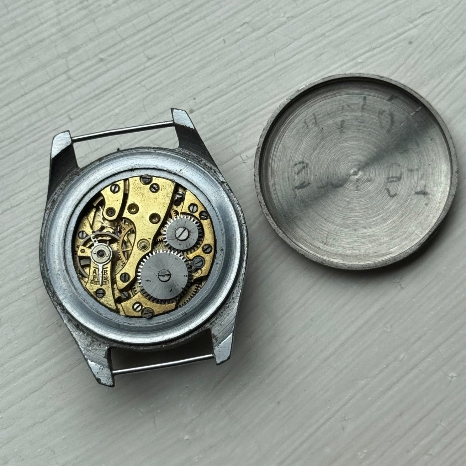 33mm Vintage Unidentified Manual Wind Watch PARTS / REPAIR / RESTORATION