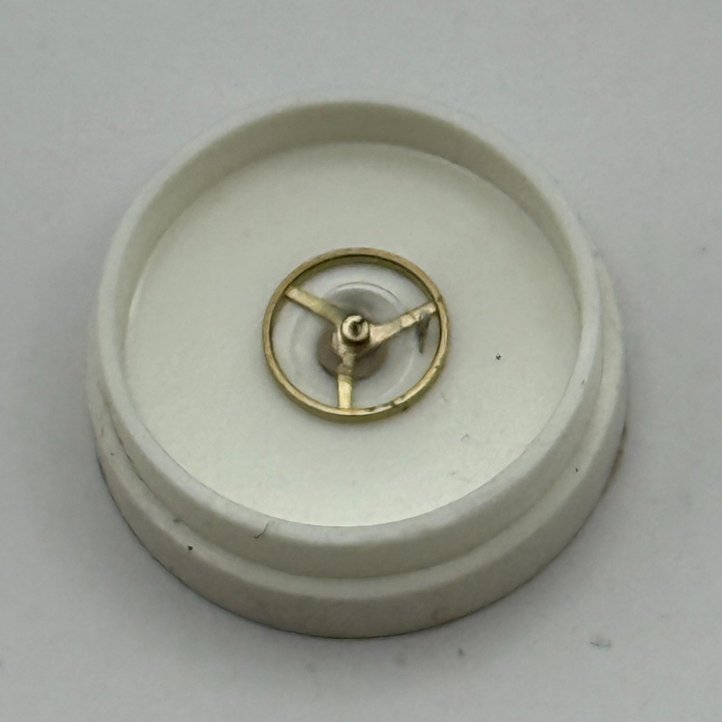 FEF 6620 Balance Wheel Complete And Spring 5½’’’ 1449 M Watch Movement Parts NOS