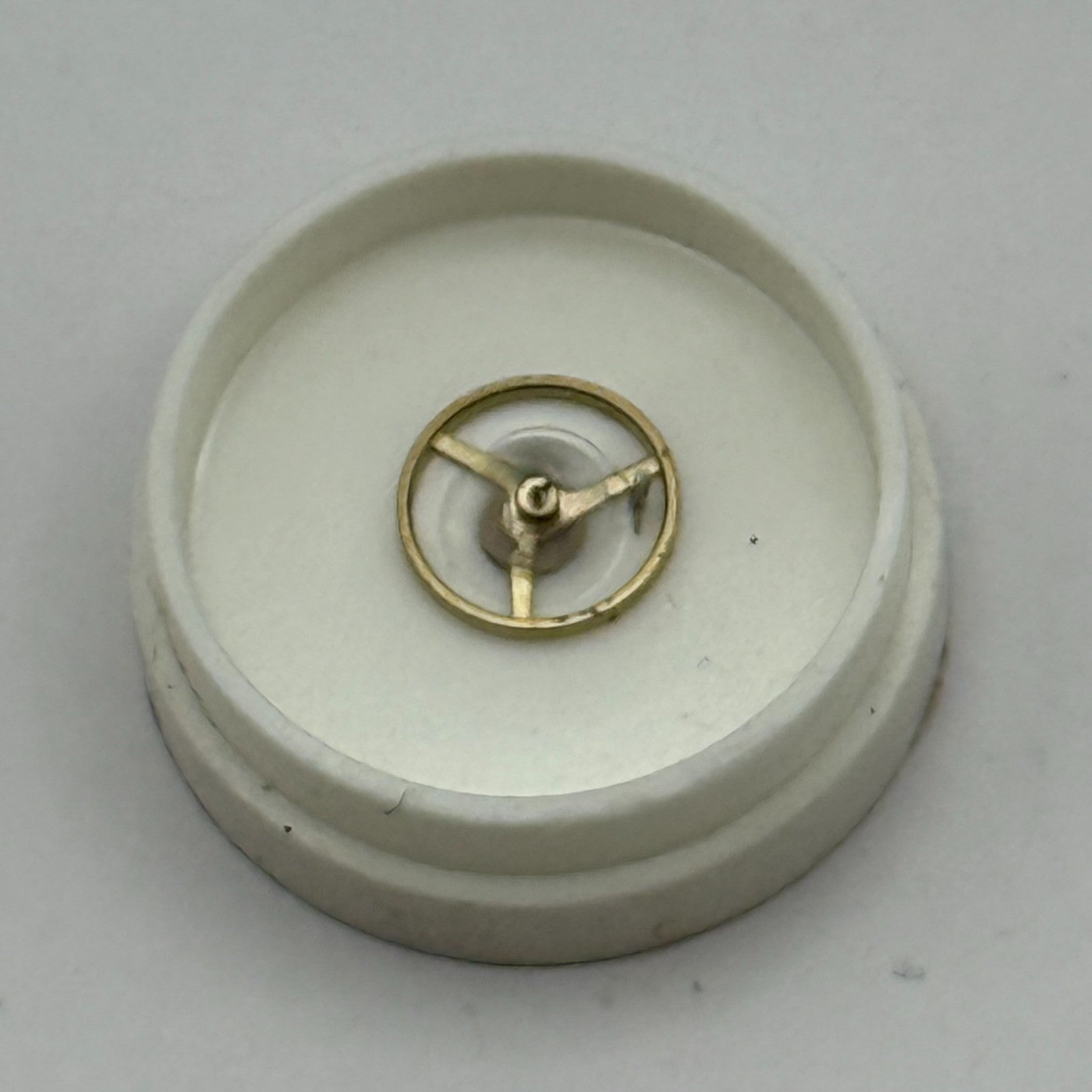 FEF 6620 Balance Wheel Complete And Spring 5½’’’ 1449 M Watch Movement Parts NOS