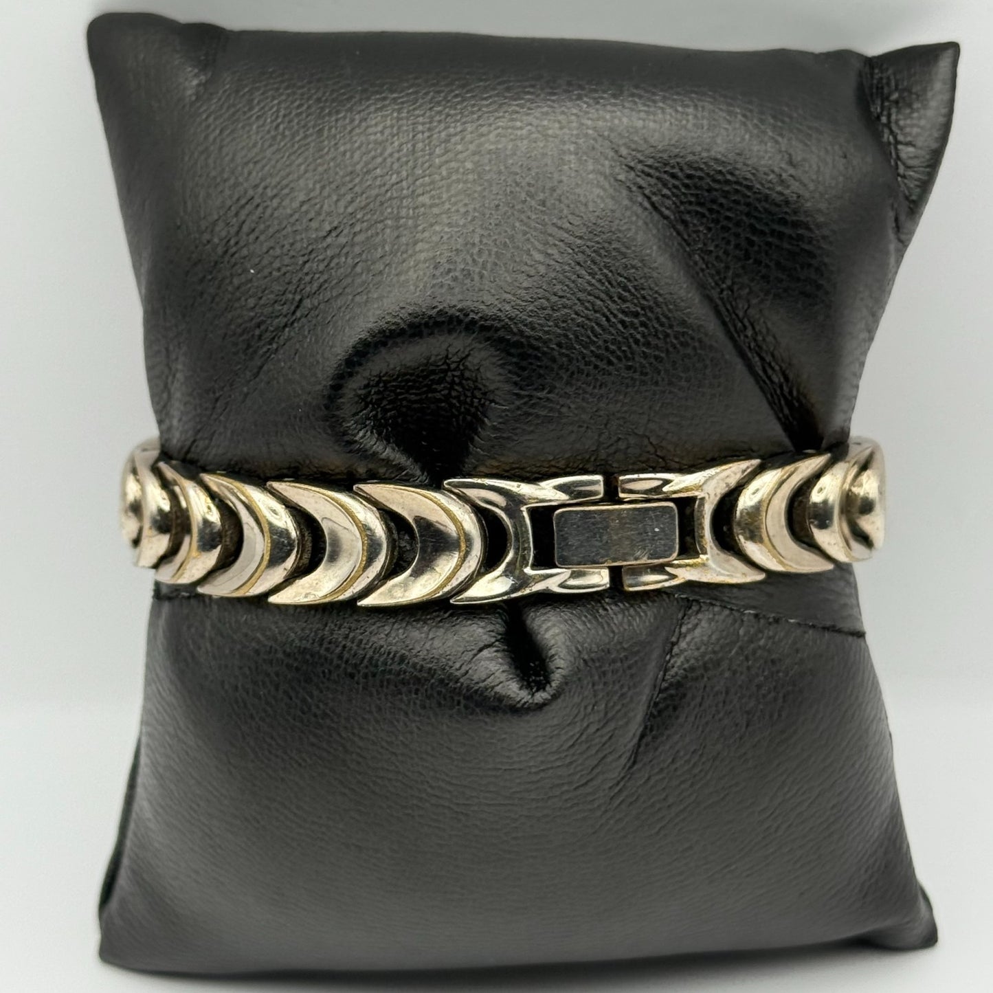 Seiko Ladies Quartz Watch Oval Dial Silver Tone Bracelet Japan Working 16mm