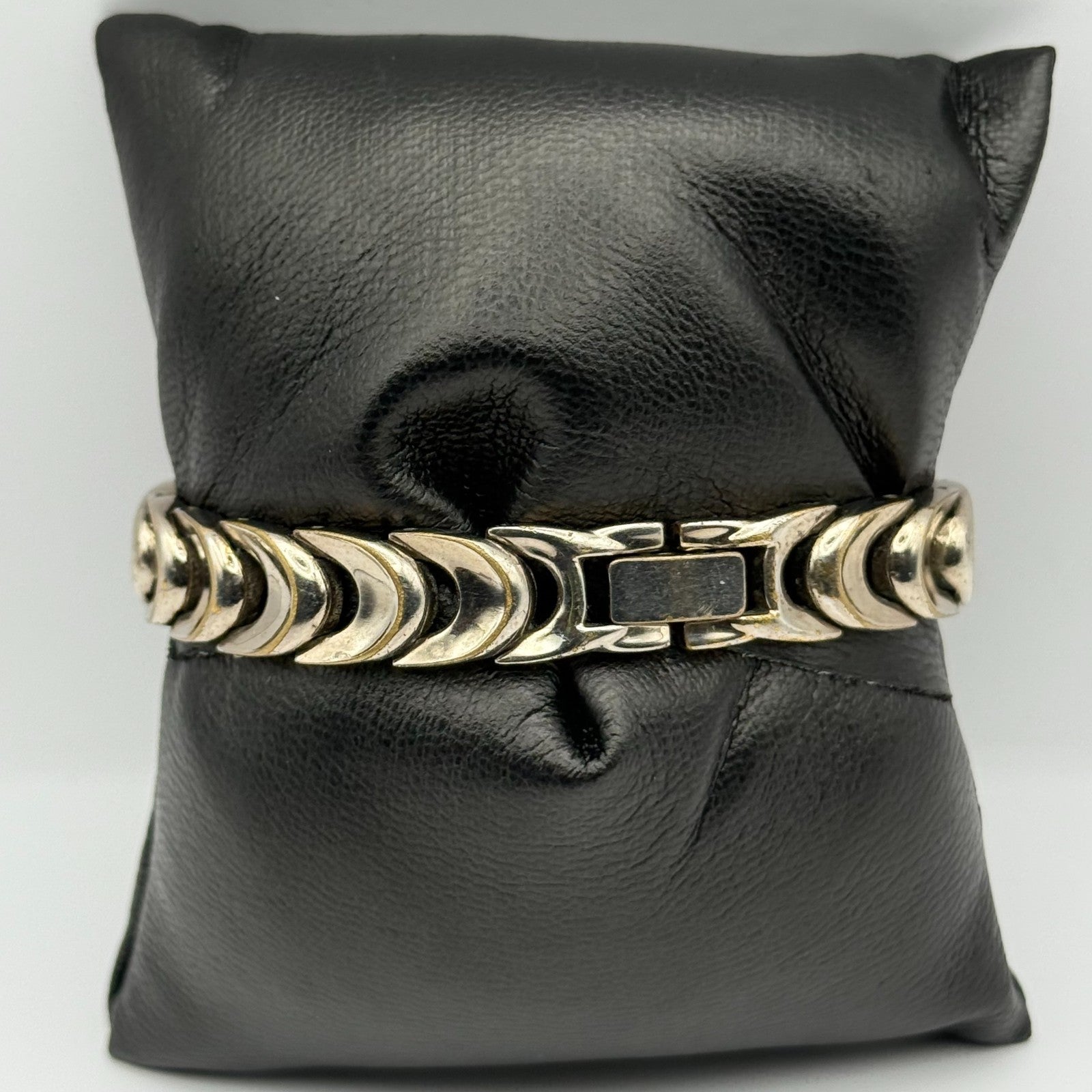 Seiko Ladies Quartz Watch Oval Dial Silver Tone Bracelet Japan Working 16mm