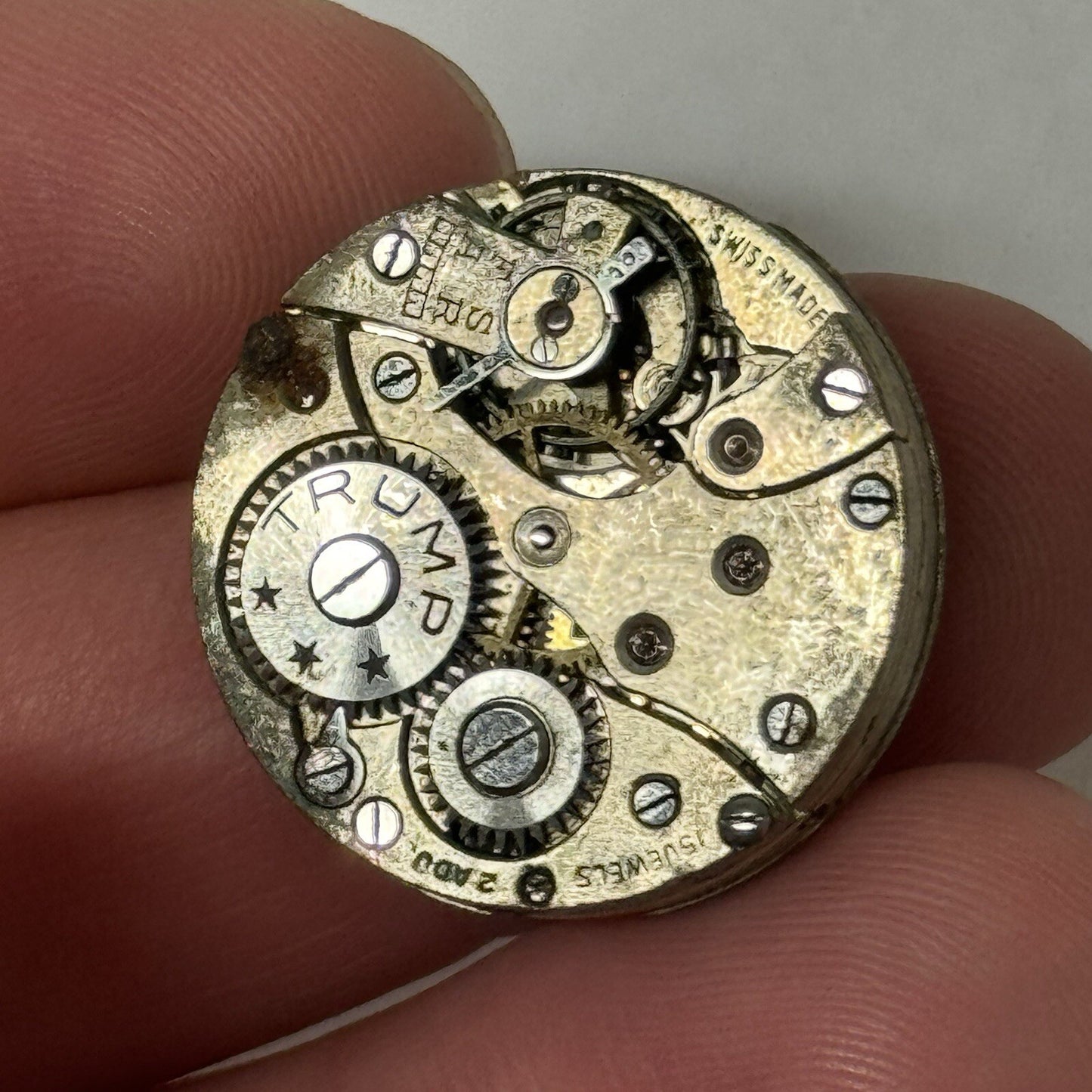 23.7mm Vintage TRUMP Watch Movement 15 Jewels 2 Adj Swiss Manual Wind To Restore