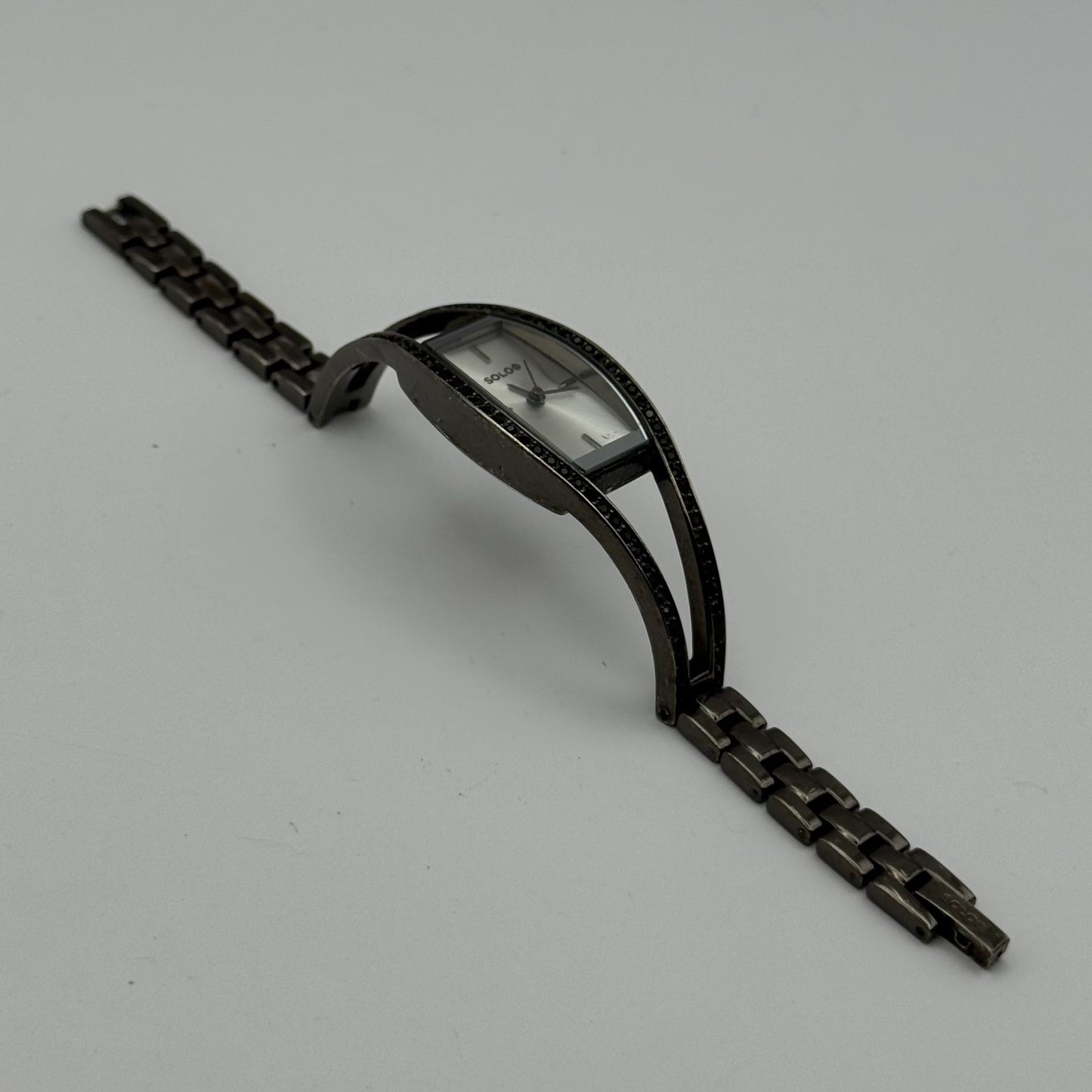 Solo Ladies Quartz Watch Silver Dial Crystal Accents Bracelet Working 20mm