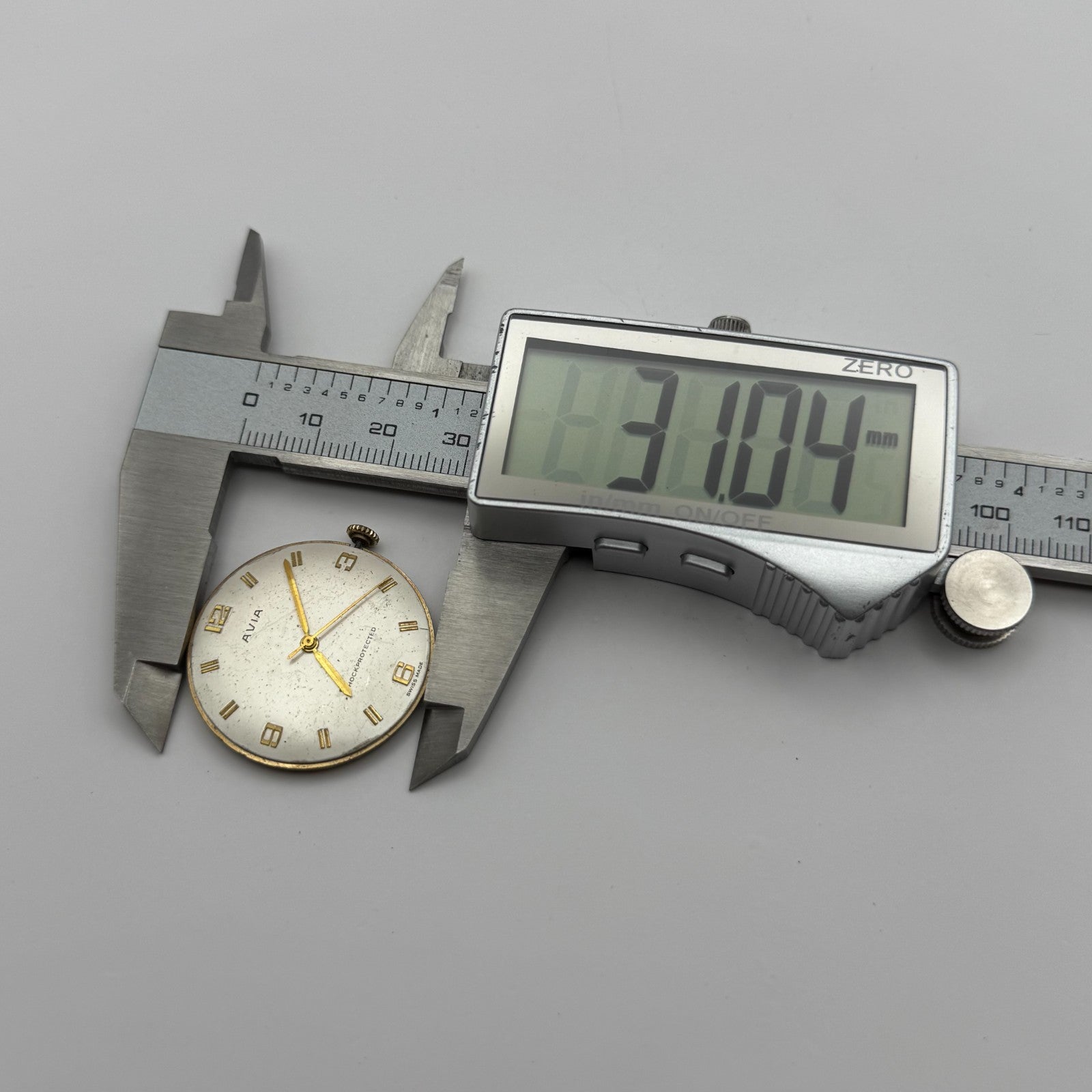 Avia AS 1538 1539 Watch Movement Running Manual Wind Vintage Parts Repair 31mm