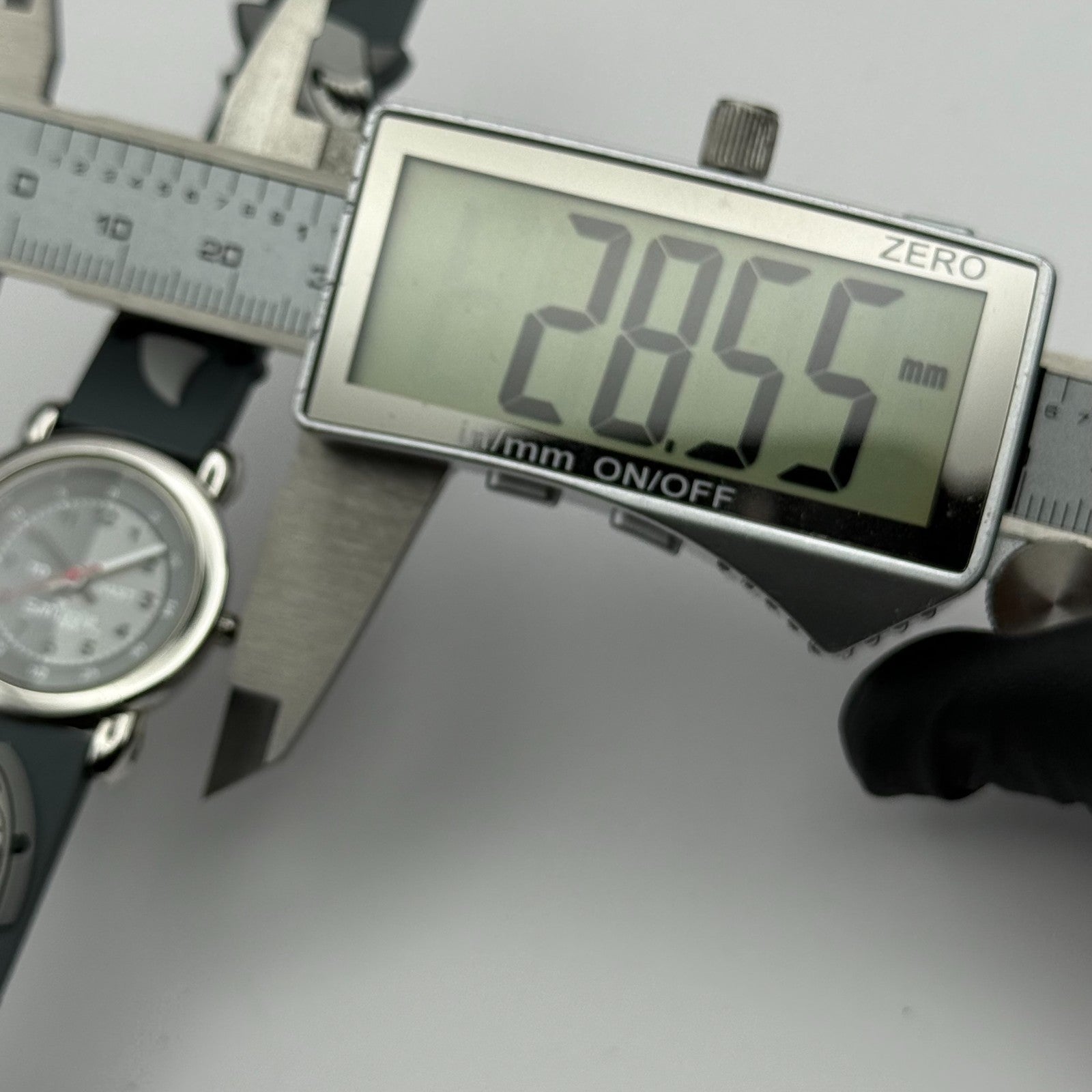 Smiggle Kids Quartz Watch Grey Dial Shark Print Strap Working 27mm NO CLASP