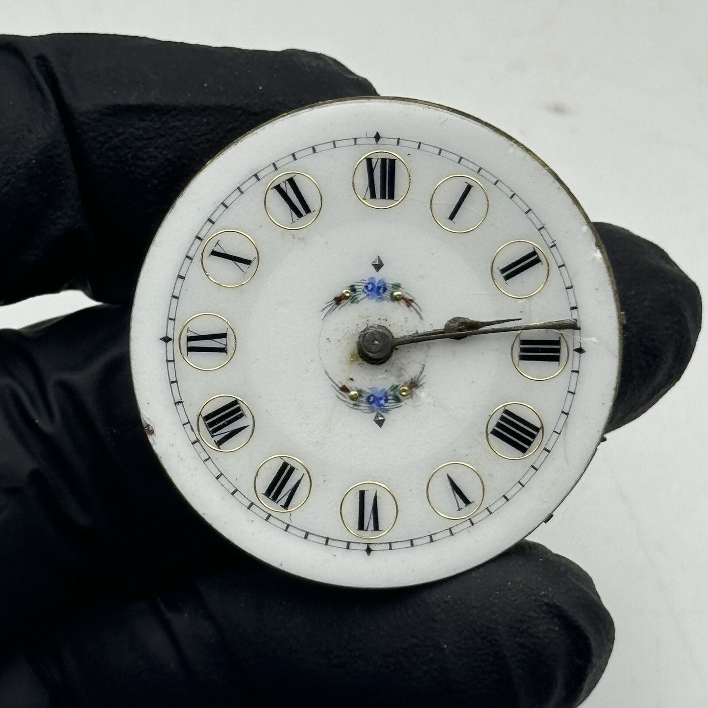 36.3mm Antique Key Wound Beautiful Patterned Pocket Watch Movement FOR PARTS
