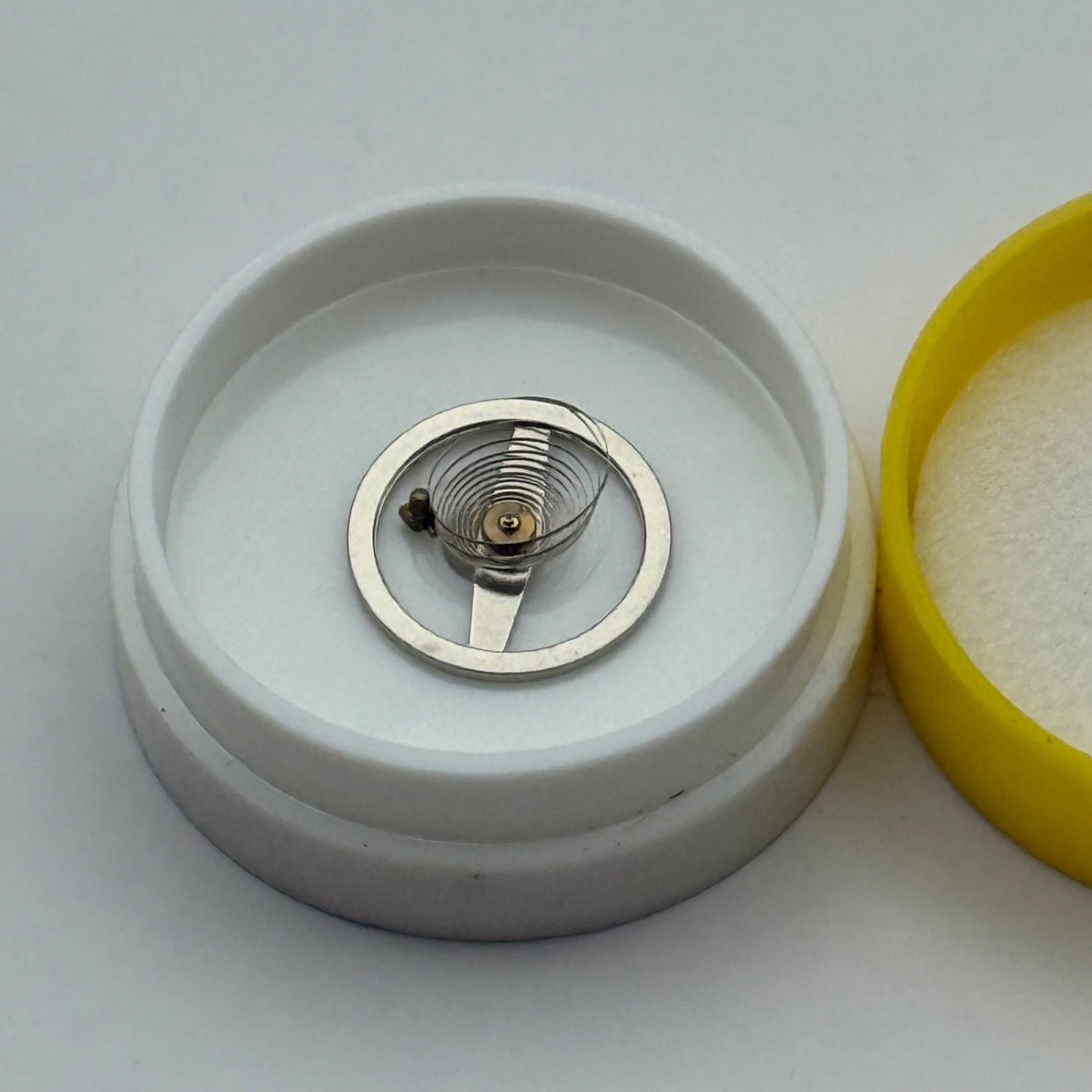 BFG 910 Balance Complete DGT Renata 827 Watch Movement Parts Vintage NOS Repair