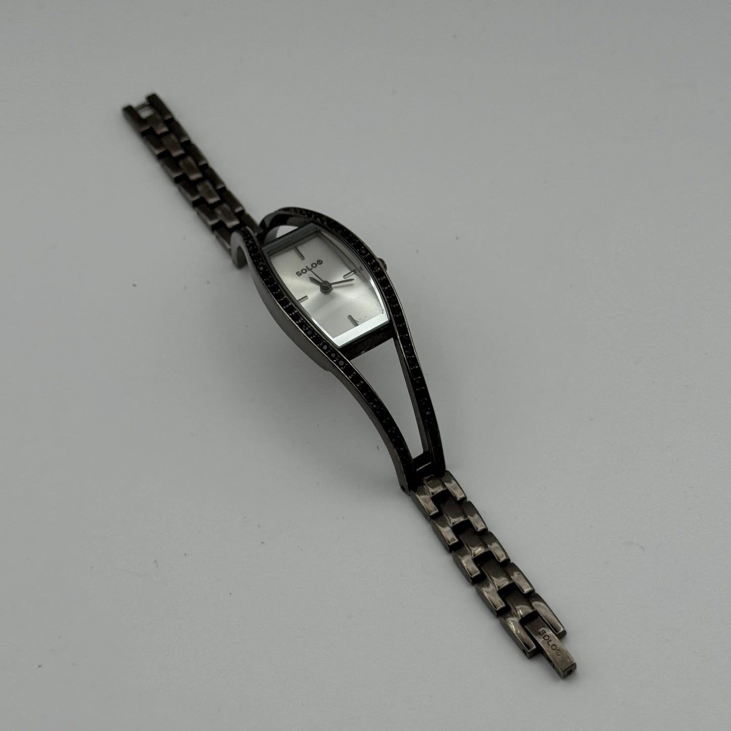 Solo Ladies Quartz Watch Silver Dial Crystal Accents Bracelet Working 20mm